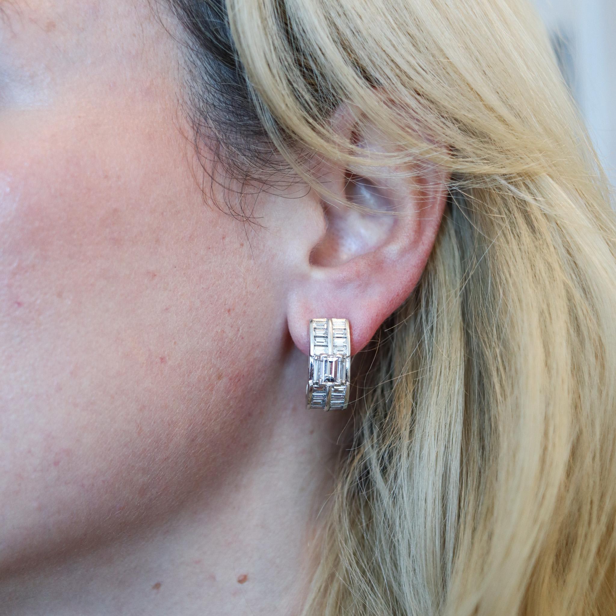 Women's Raymond Yard 1940 Art Deco Clips Earrings in Platinum with 5.52 Ctw in Diamonds