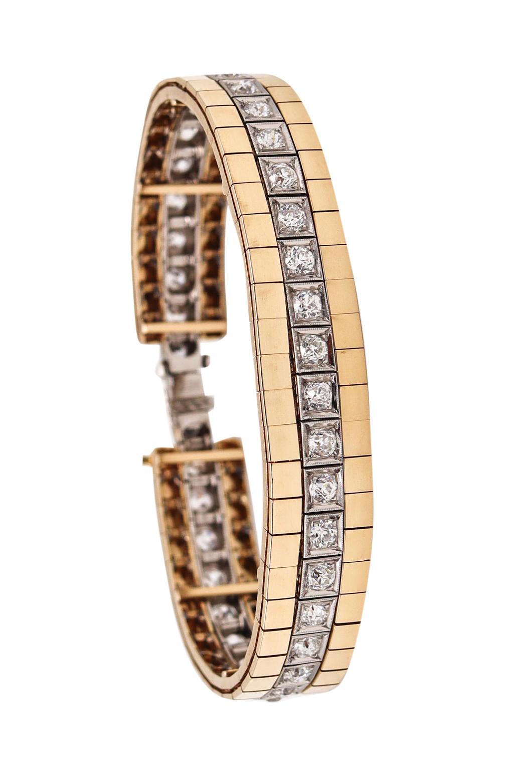 A convertible riviera diamonds bracelet designed by Raymond Yard.

Beautiful piece created during the American art deco and the retro periods at the atelier of Raymond C. Yard, back in the 1940's. This riviera bracelet has been crafted as a