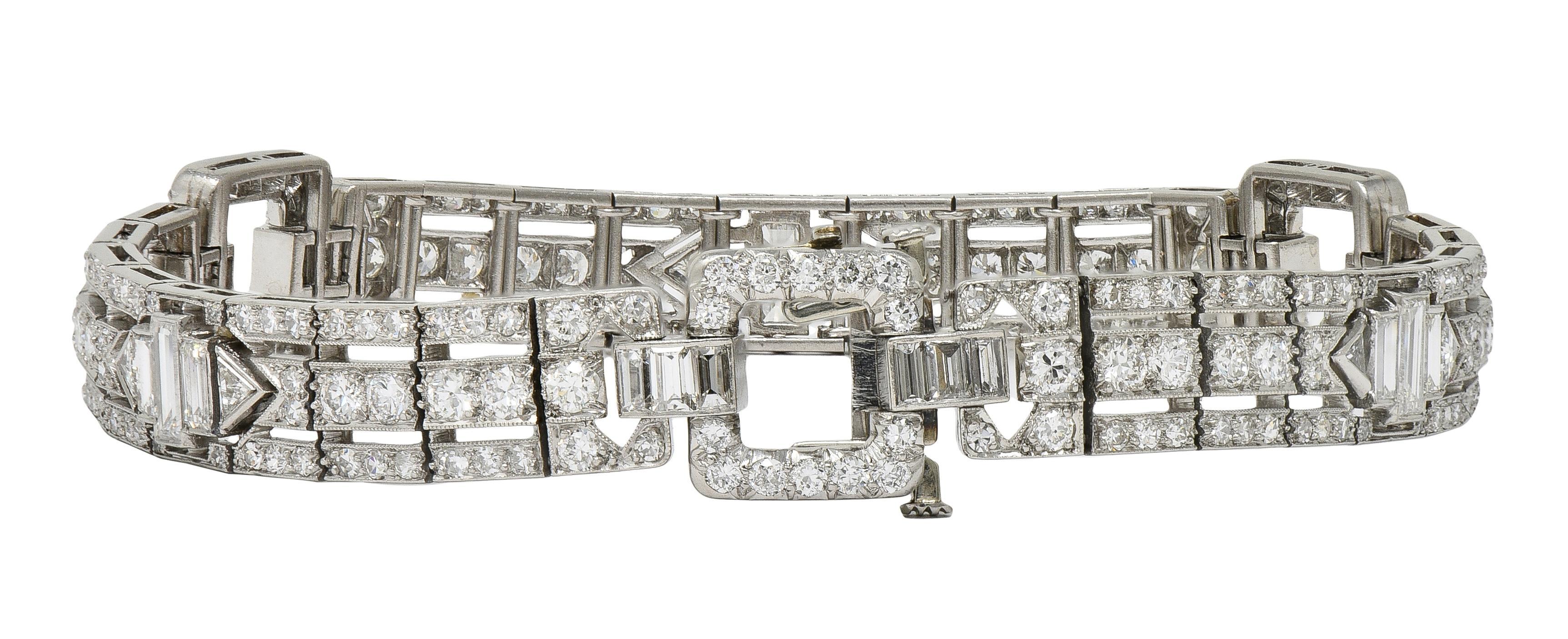 Raymond Yard Art Decó 9.00 CTW Diamond Platinum Vintage Buckle Line Pulsera en venta 6