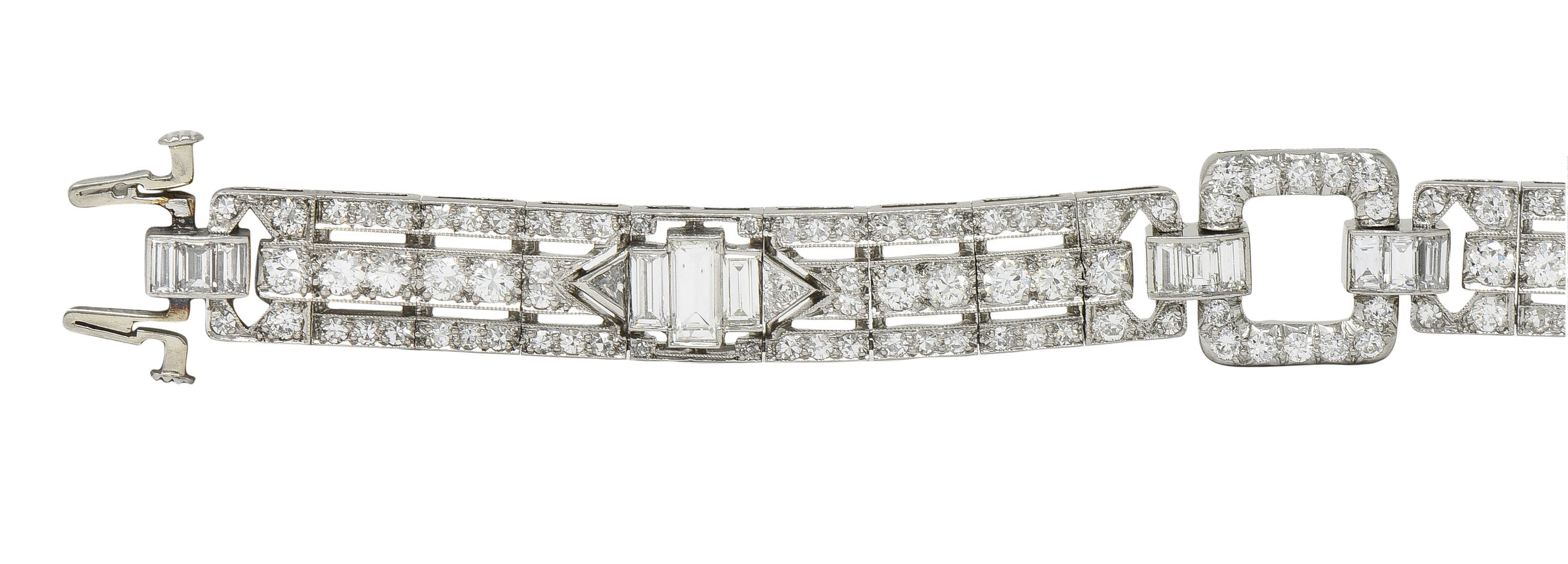 Raymond Yard Art Decó 9.00 CTW Diamond Platinum Vintage Buckle Line Pulsera en Excelente estado para la venta en Philadelphia, PA