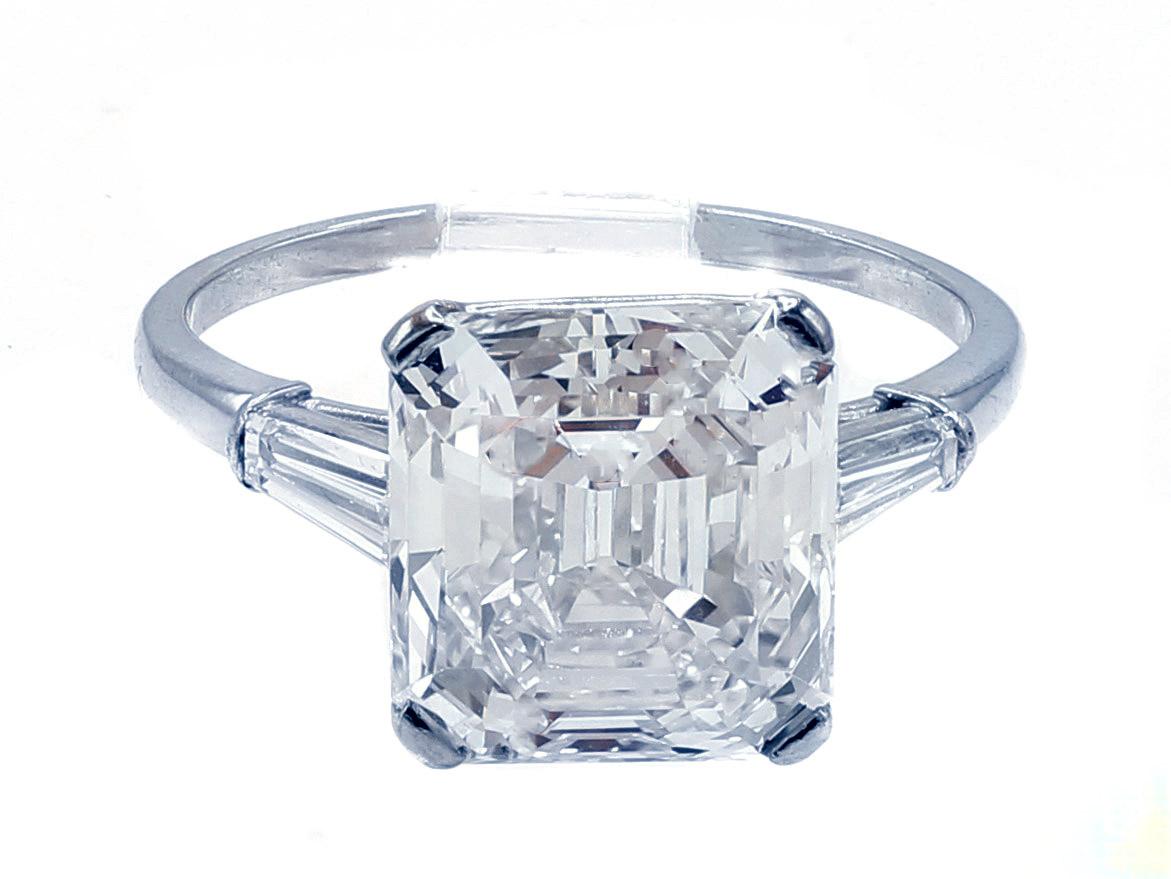 Raymond Yard, bague Art déco Asscher en platine avec diamants taille Excellent état - En vente à New York, NY