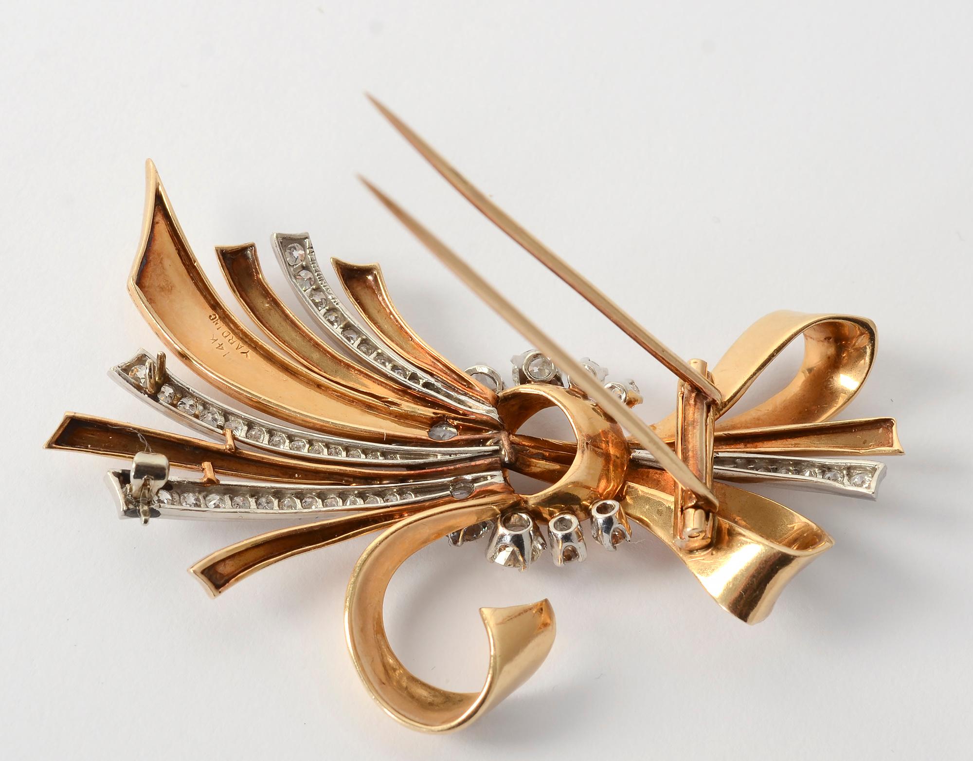 Raymond Yard Retro Gold and Diamond Brooch In Excellent Condition For Sale In Darnestown, MD