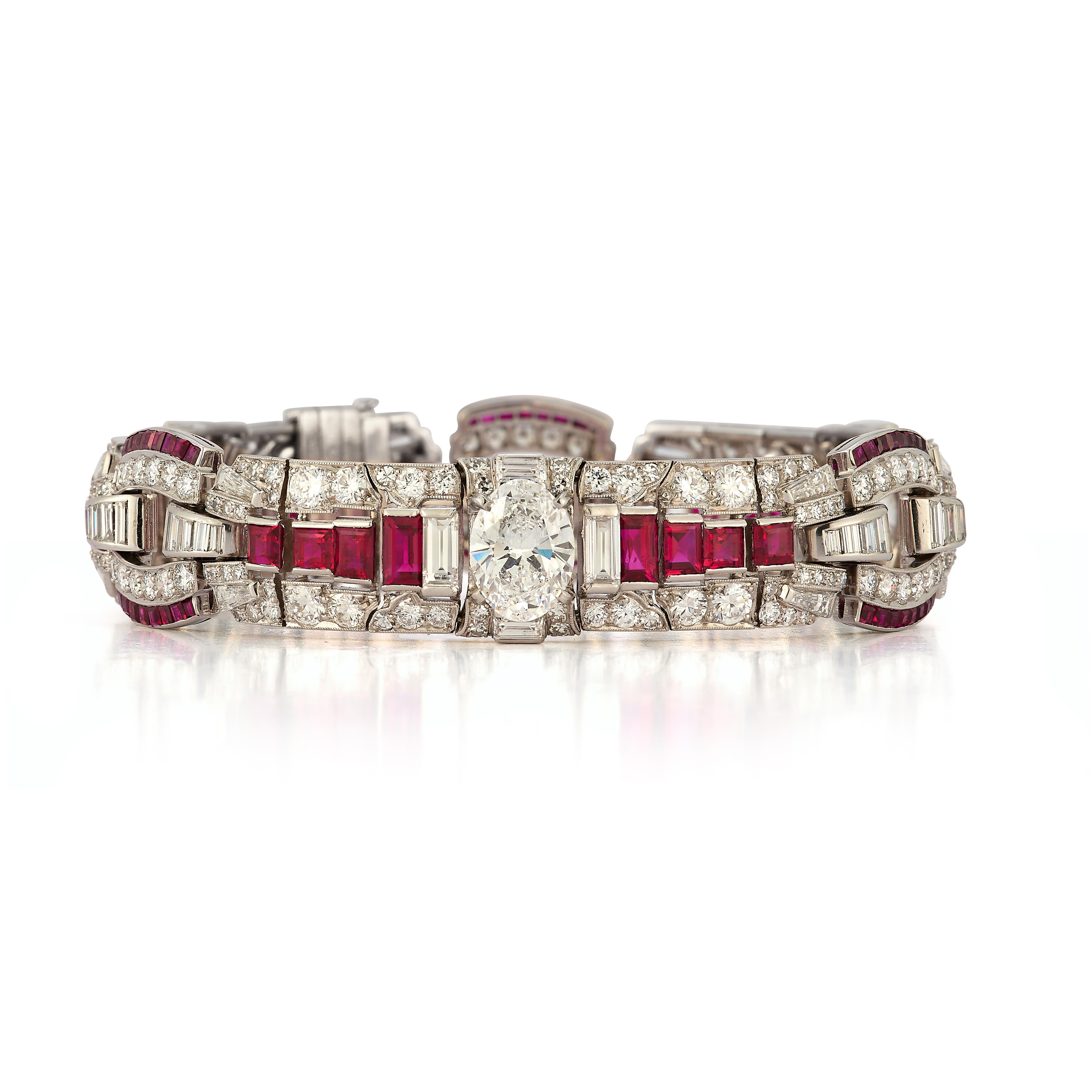 Raymond Yard Art Deco-Armband mit Rubin und Diamanten (Ovalschliff)