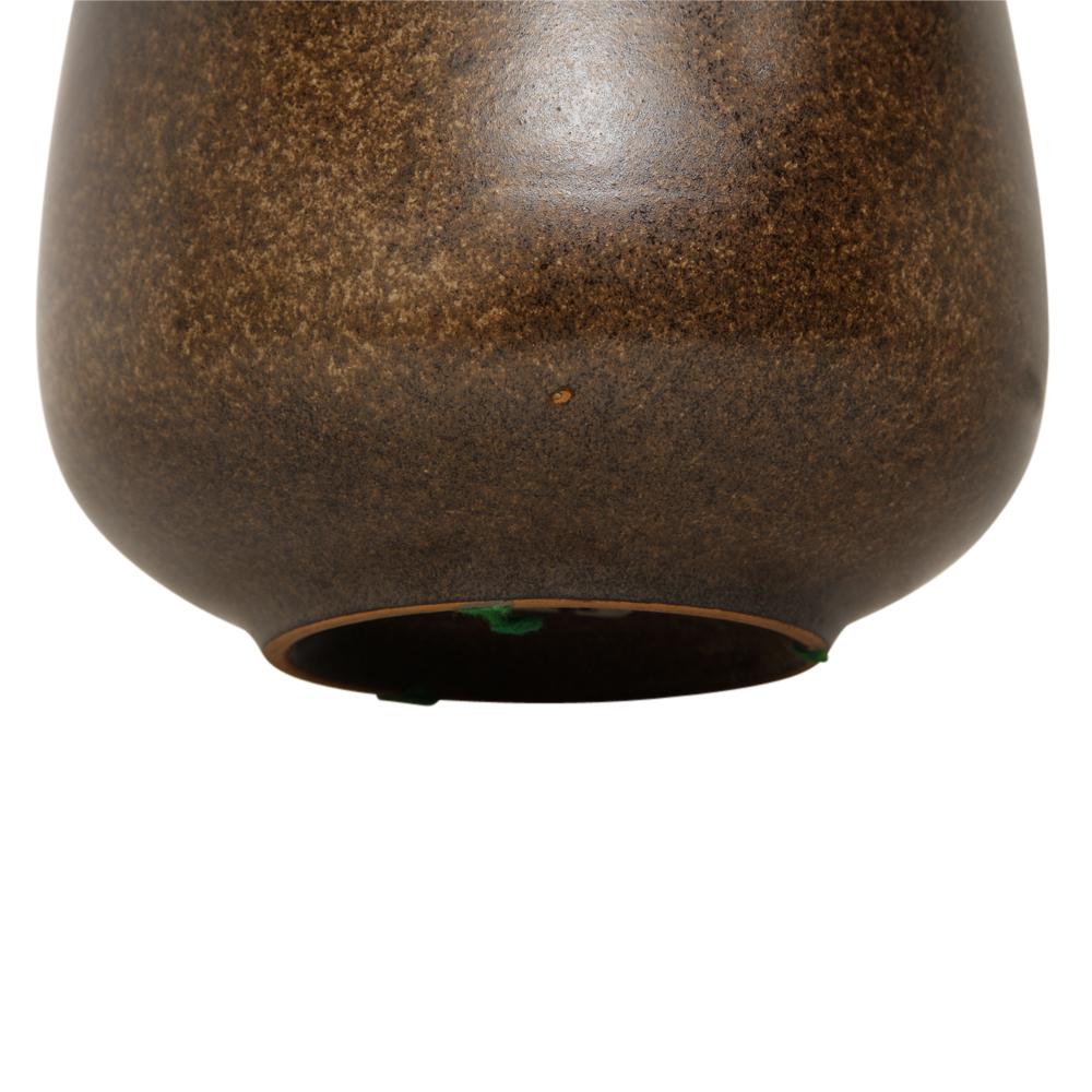 Alvino Bagni for Raymor Vase, Ceramic, Brown, Beige, Earth Tones, Signed In Good Condition For Sale In New York, NY