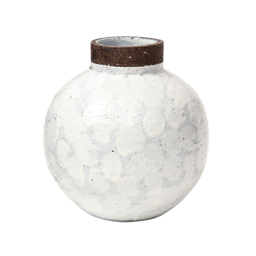 Raymor Bitossi White Ball Vase, Ceramic, Signed For Sale 3