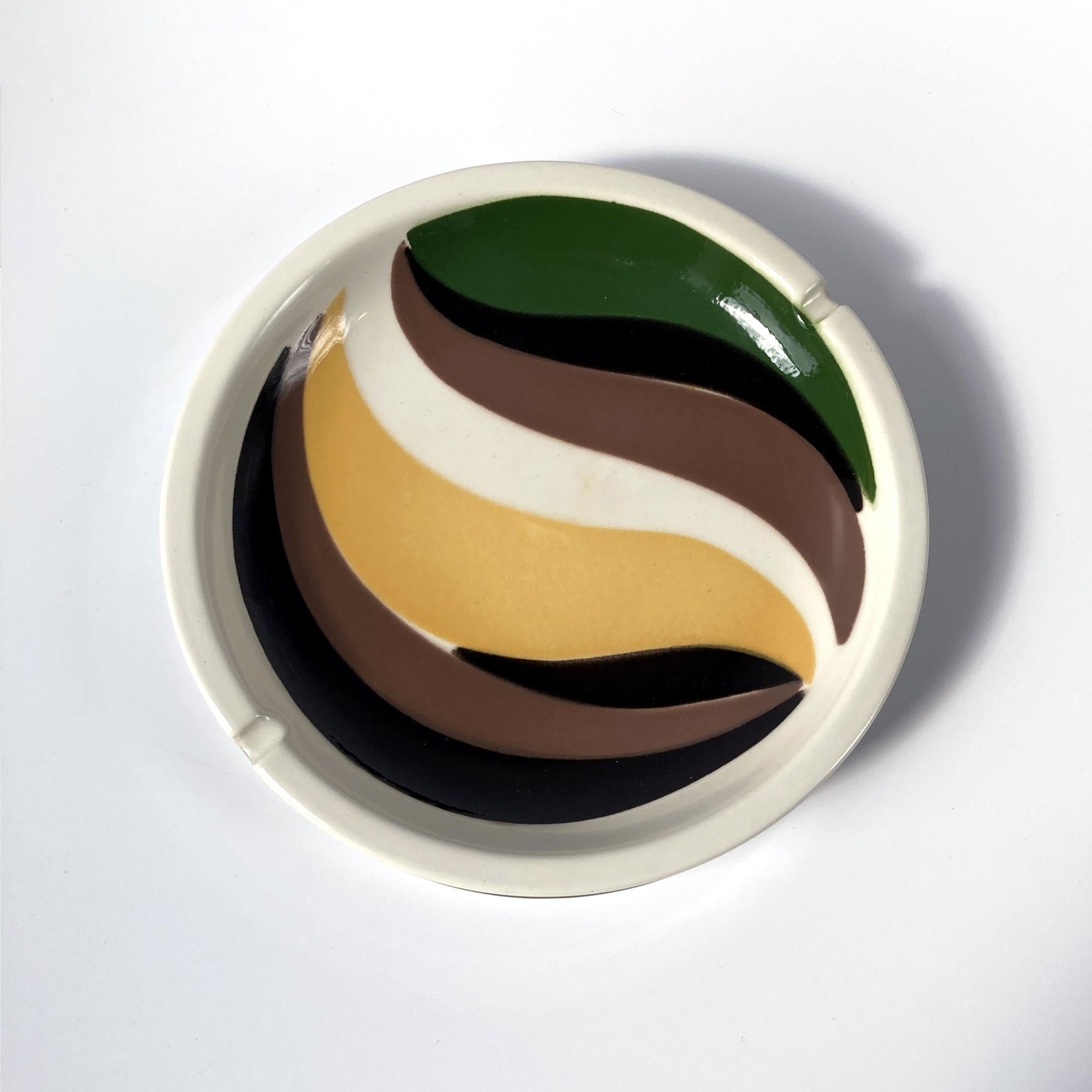 Stunning, unique Mancioli for Raymor vide poche catchall. Bold colors of green, yellow, brown and black swirl through the geometric design on this wonderful piece. The size is larger than a normal catchall, making it an eye catching piece. Perfect