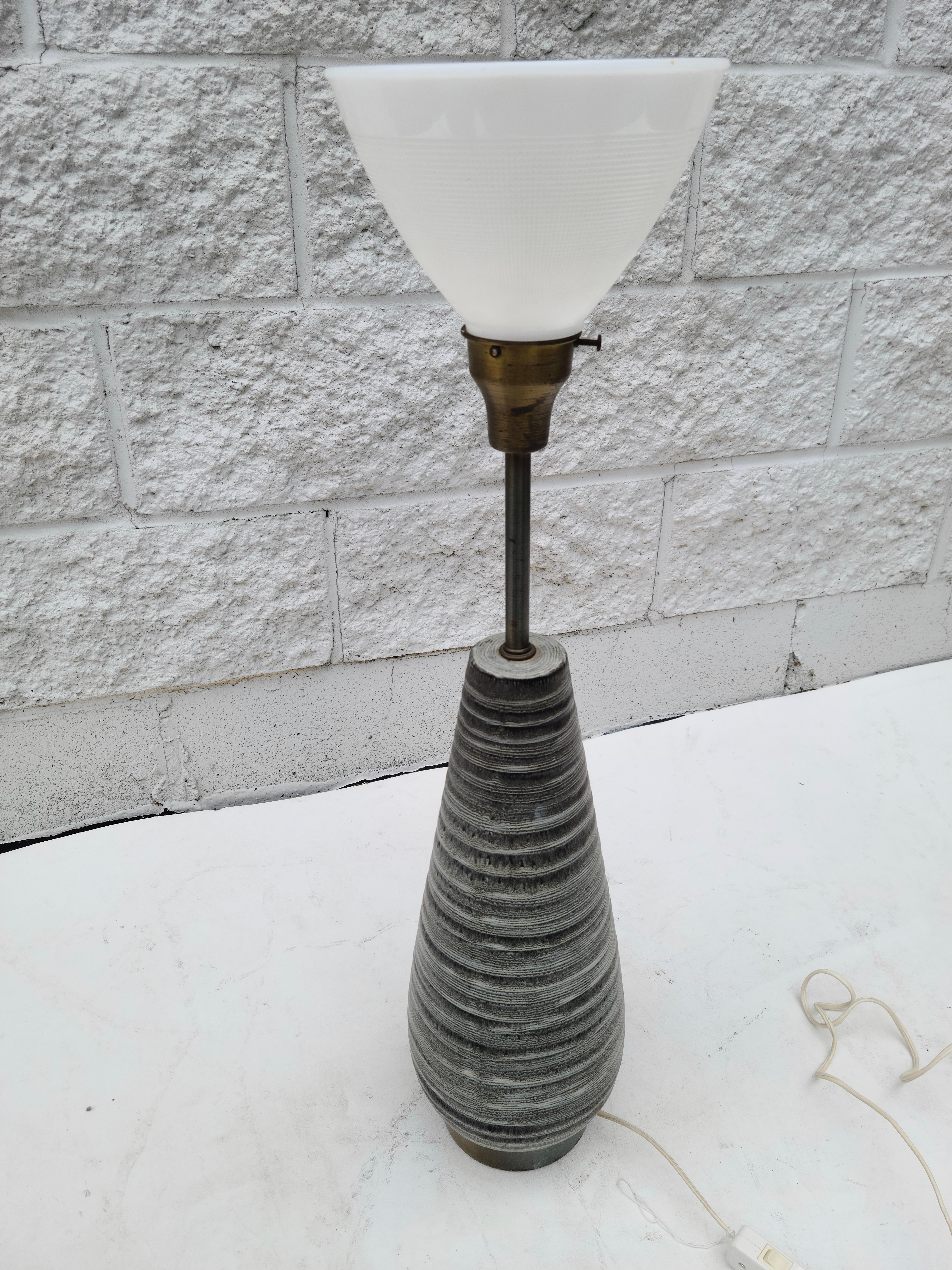 Raymor Ceramic Table Lamp in the style of Paul McCobb Ursula Meyer For Sale 2