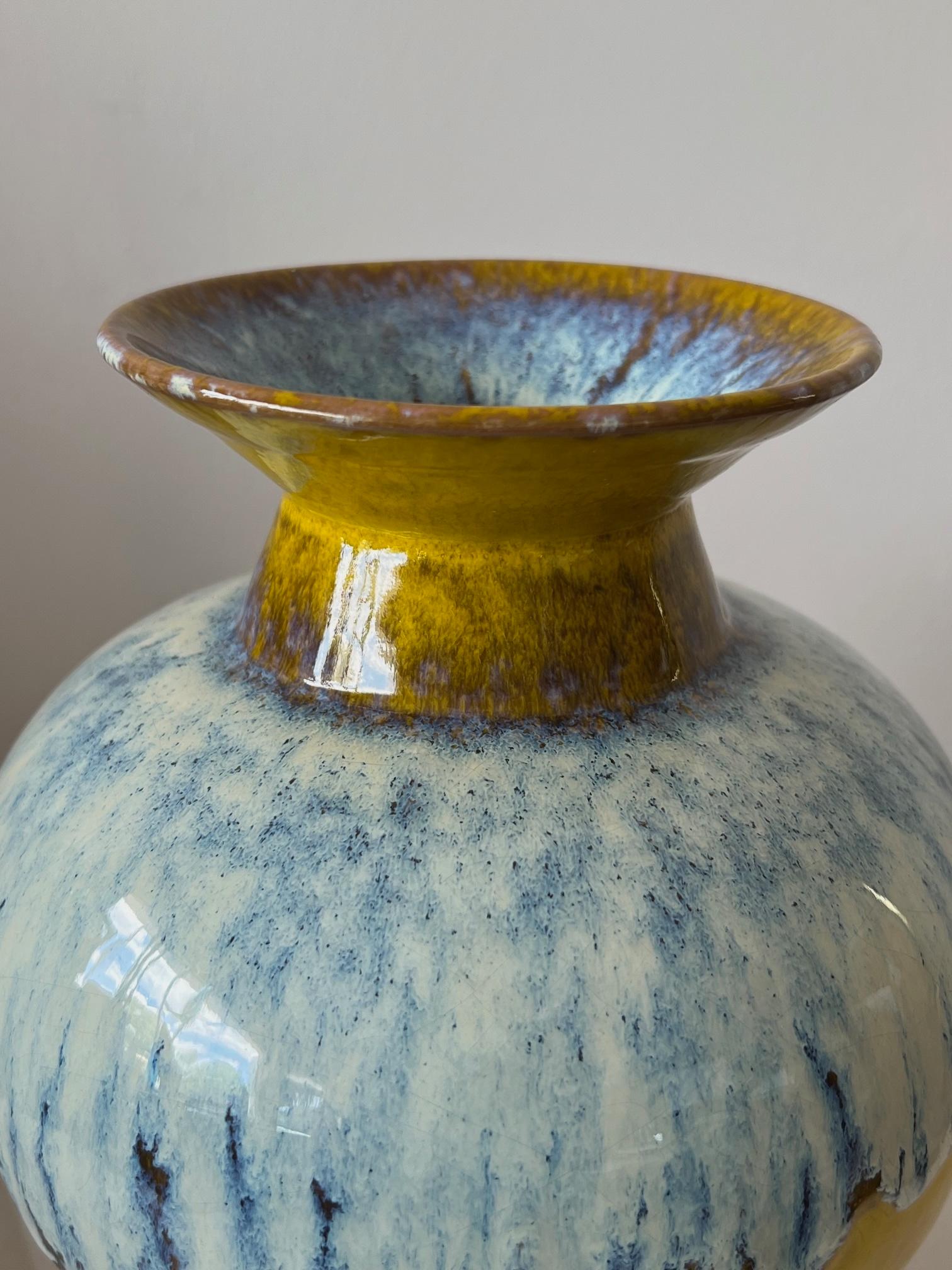Mid-Century Modern Vase en céramique Raymor fabriqué en Italie vers 1970 en vente