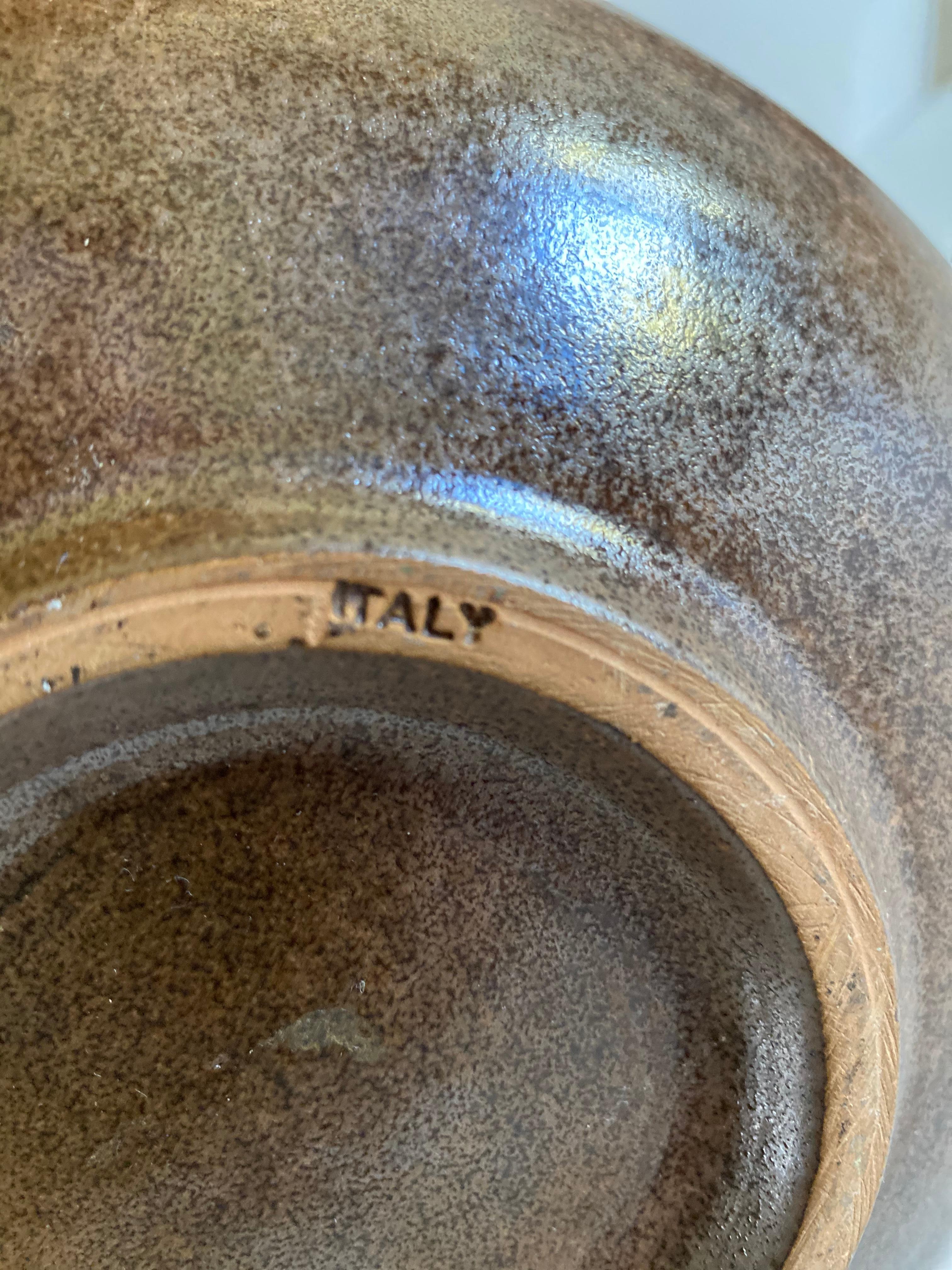 Metà XX secolo Vaso in ceramica modernista Alvino Bagni per Raymor Earthone in vendita