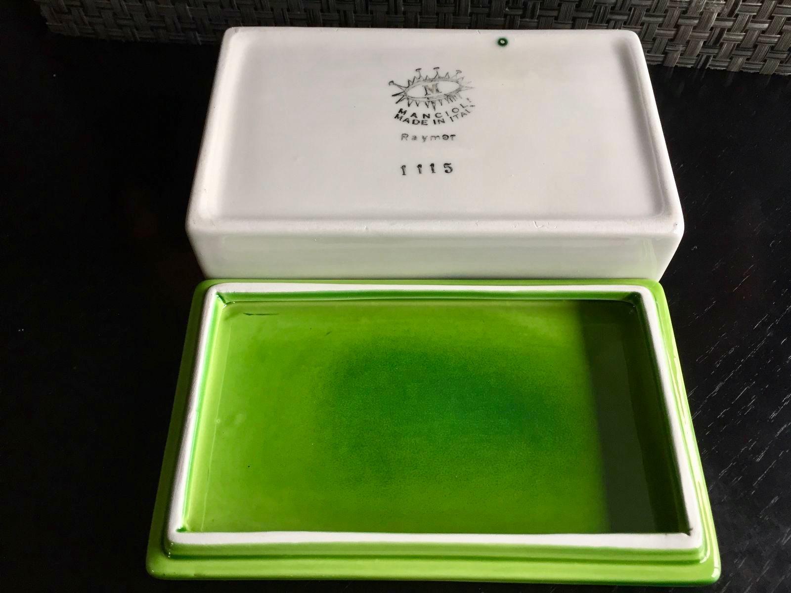 Raymor Green and White Ceramic Box In Good Condition In Los Angeles, CA