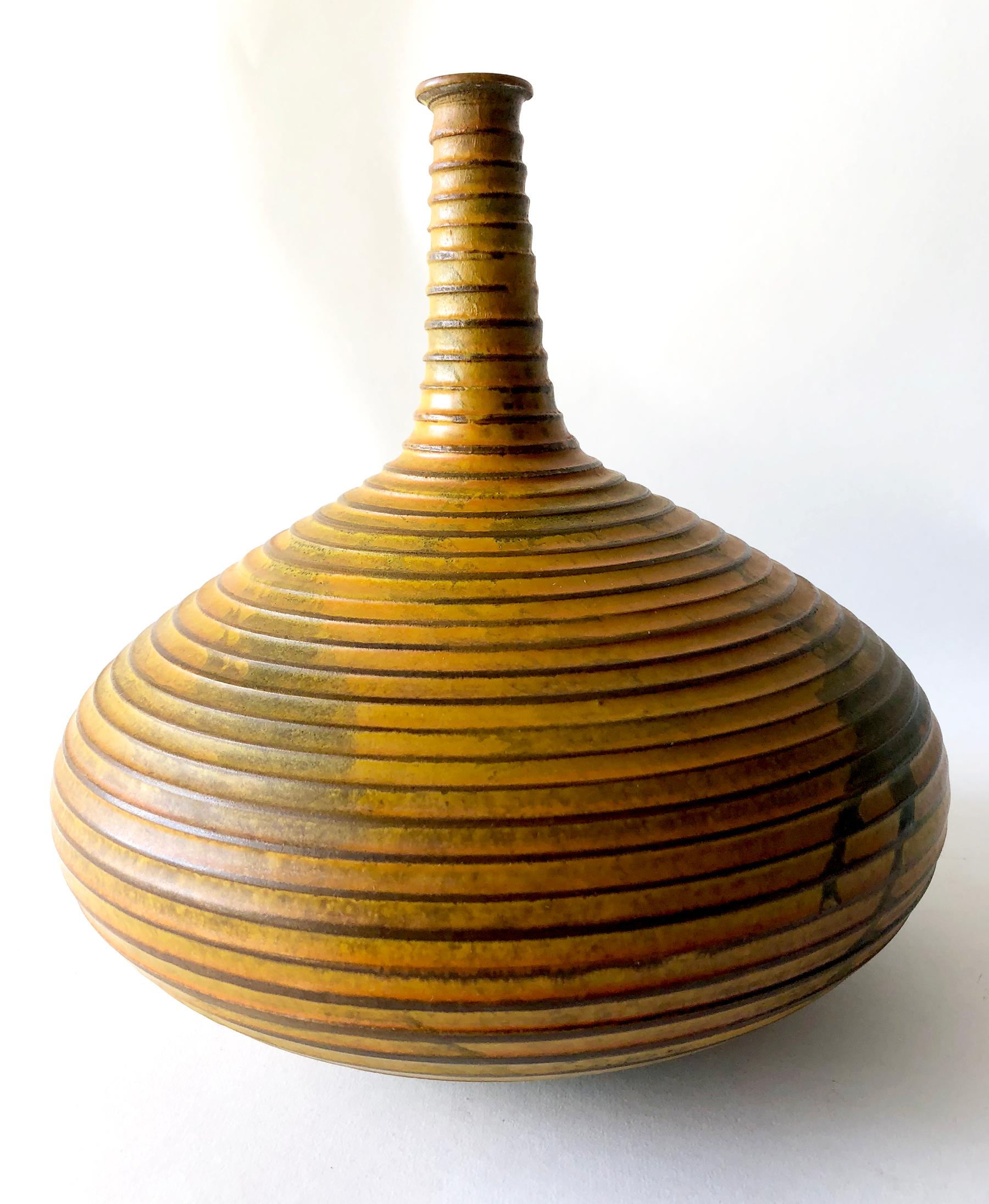 Mid-Century Modern Raymor Bitossi Italian Modernist Ribbed Elongated Neck Vase