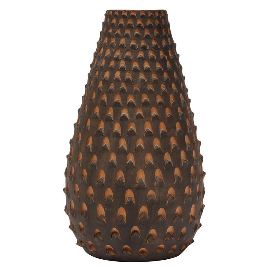 Raymor pinecone vase, ceramic, brown. Small scale tapered vase with a dark chocolate organic pinecone pattern. Imported from Italy by Raymor. The interior of the vase glazed in turquoise.