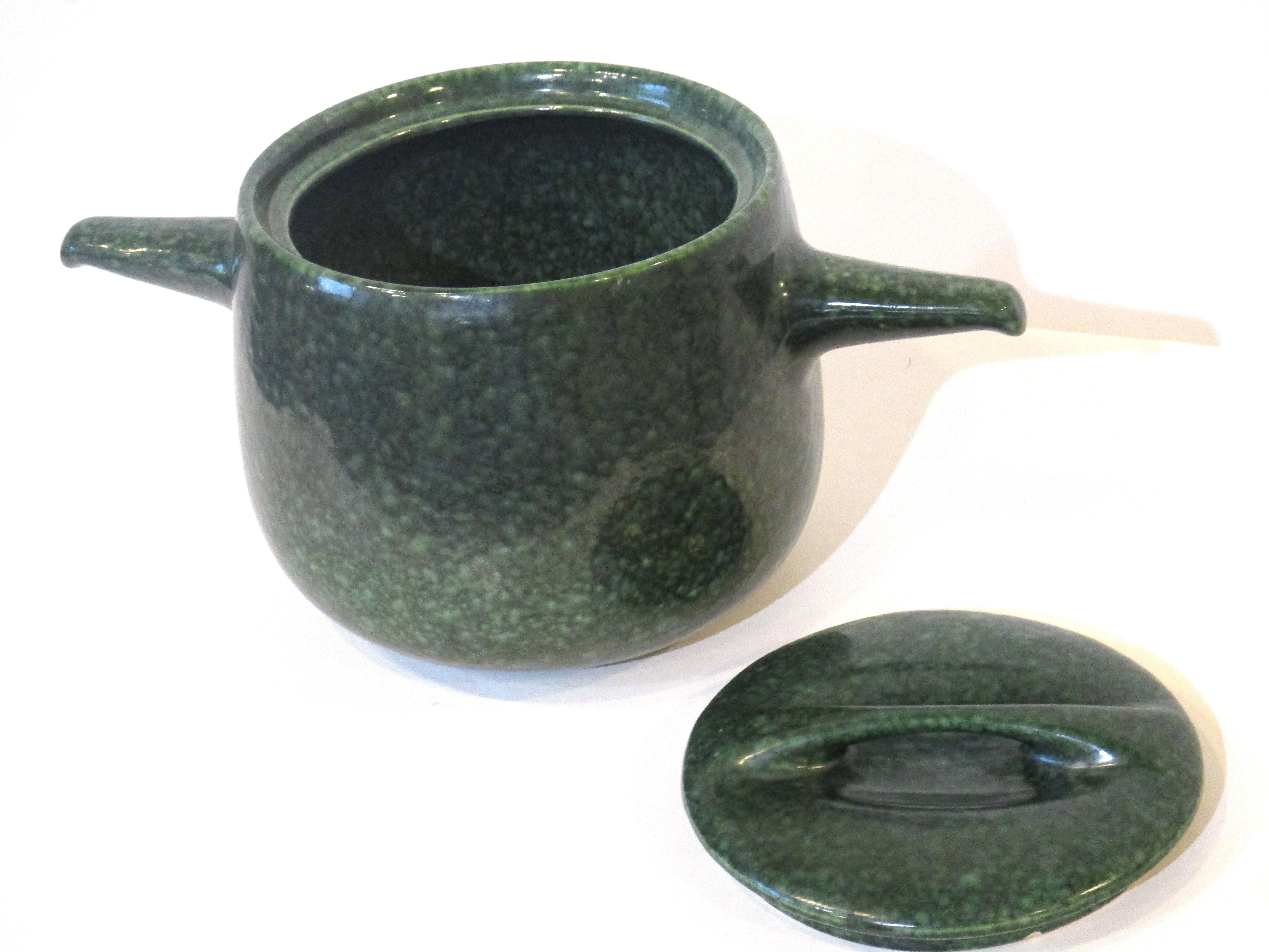 Raymor / Roseville Froschhaut-Keramik-Terrine aus Keramik  (Töpferwaren) im Angebot