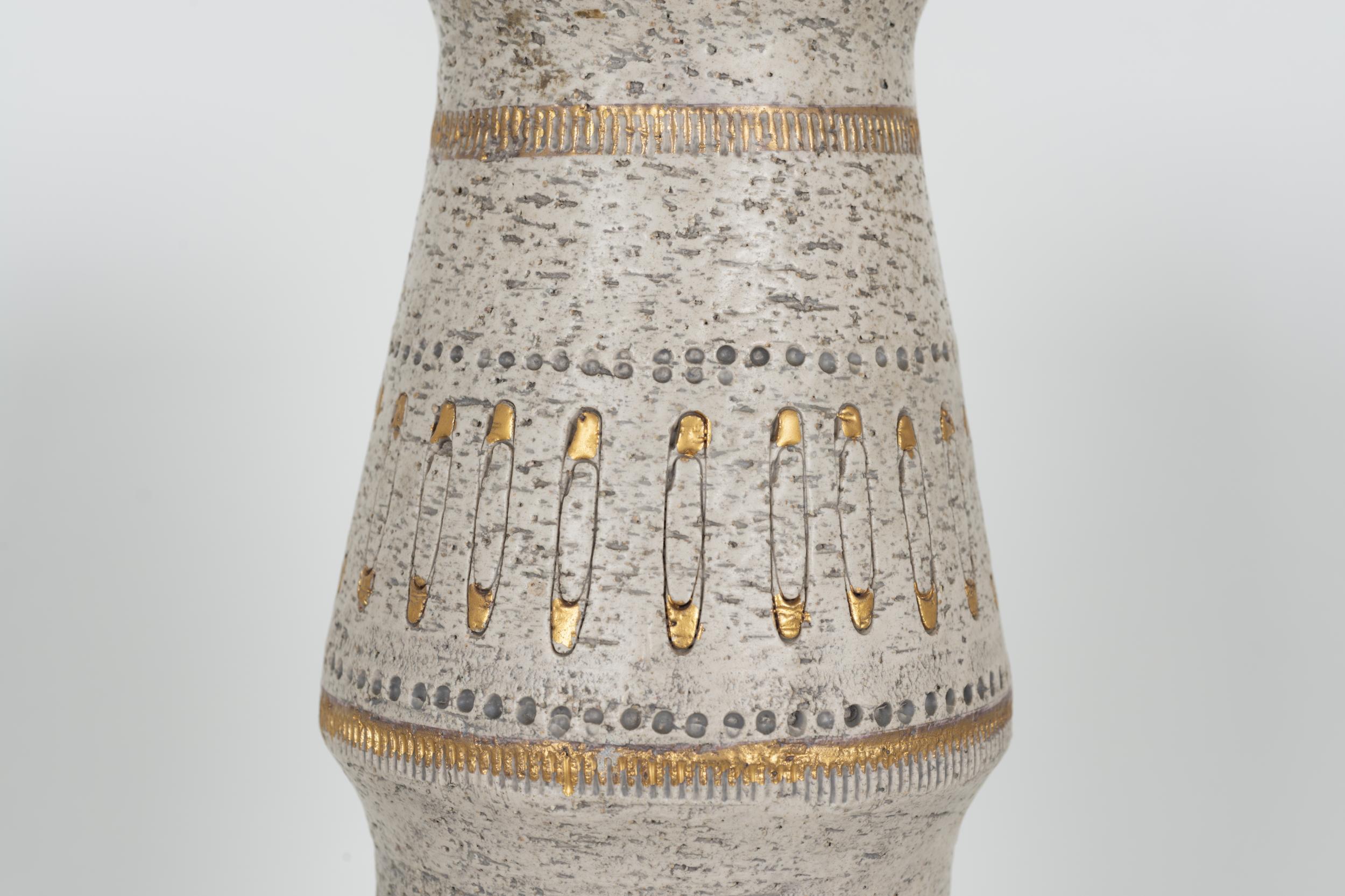 Raymor White and Gold Italian Vase In Distressed Condition In Chicago, IL