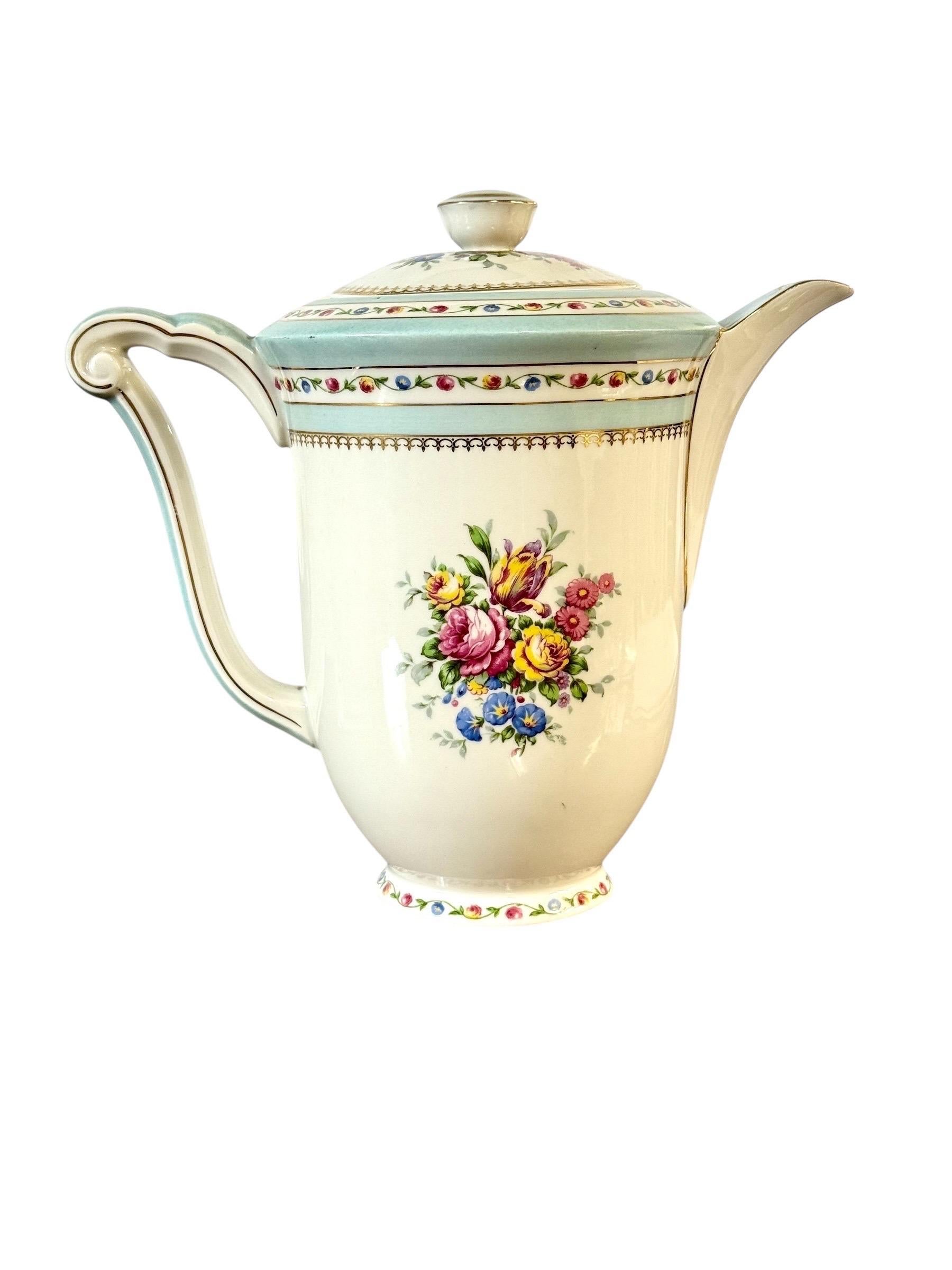 Raynaud Limoges 23-teiliges Porzellan Tee- und Kaffeeservice mit Goldverzierung im Angebot 13