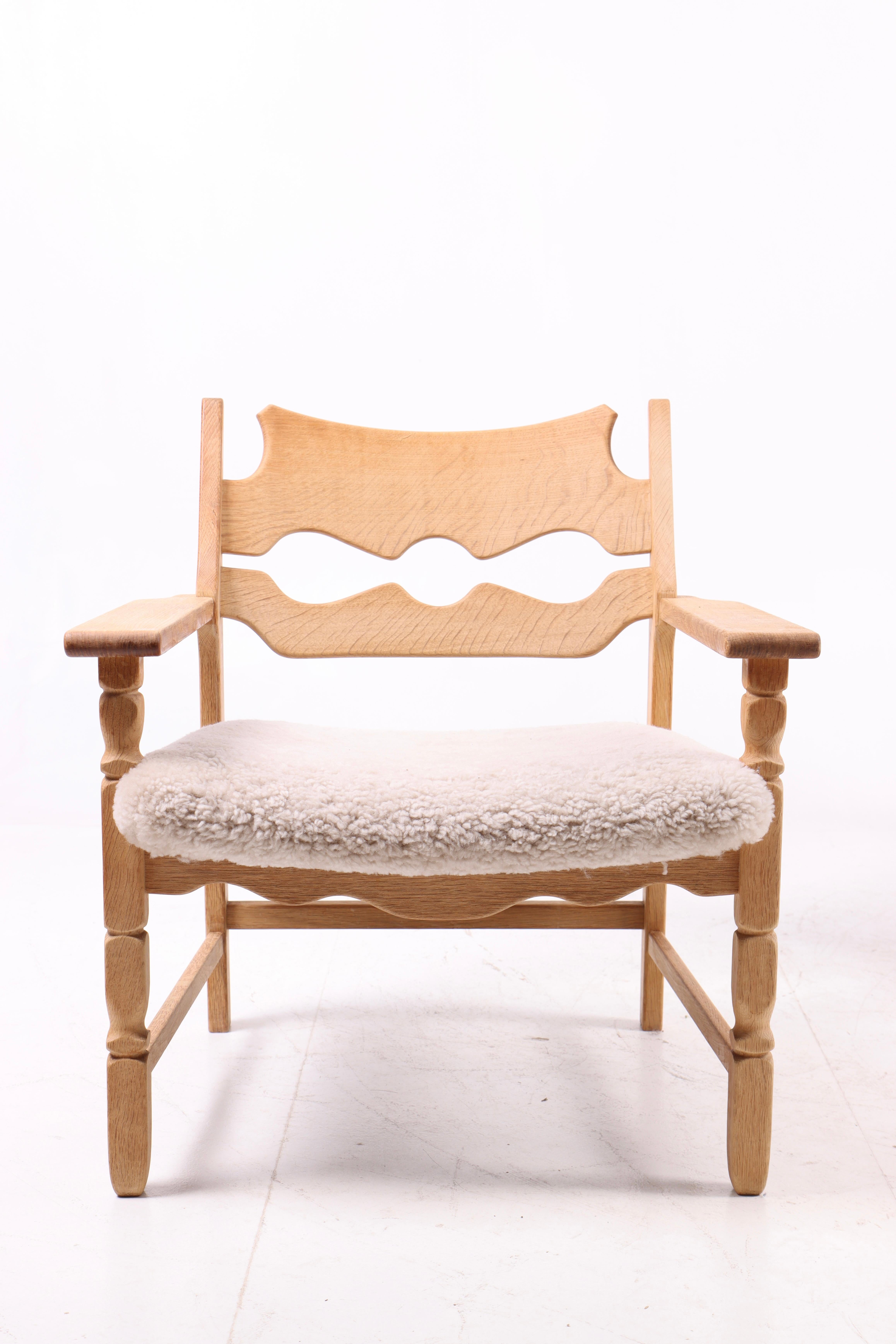 Scandinavo moderno Sedia a lama di rasoio in Oak massiccio di Henning Kjærnulf, anni '60 in vendita