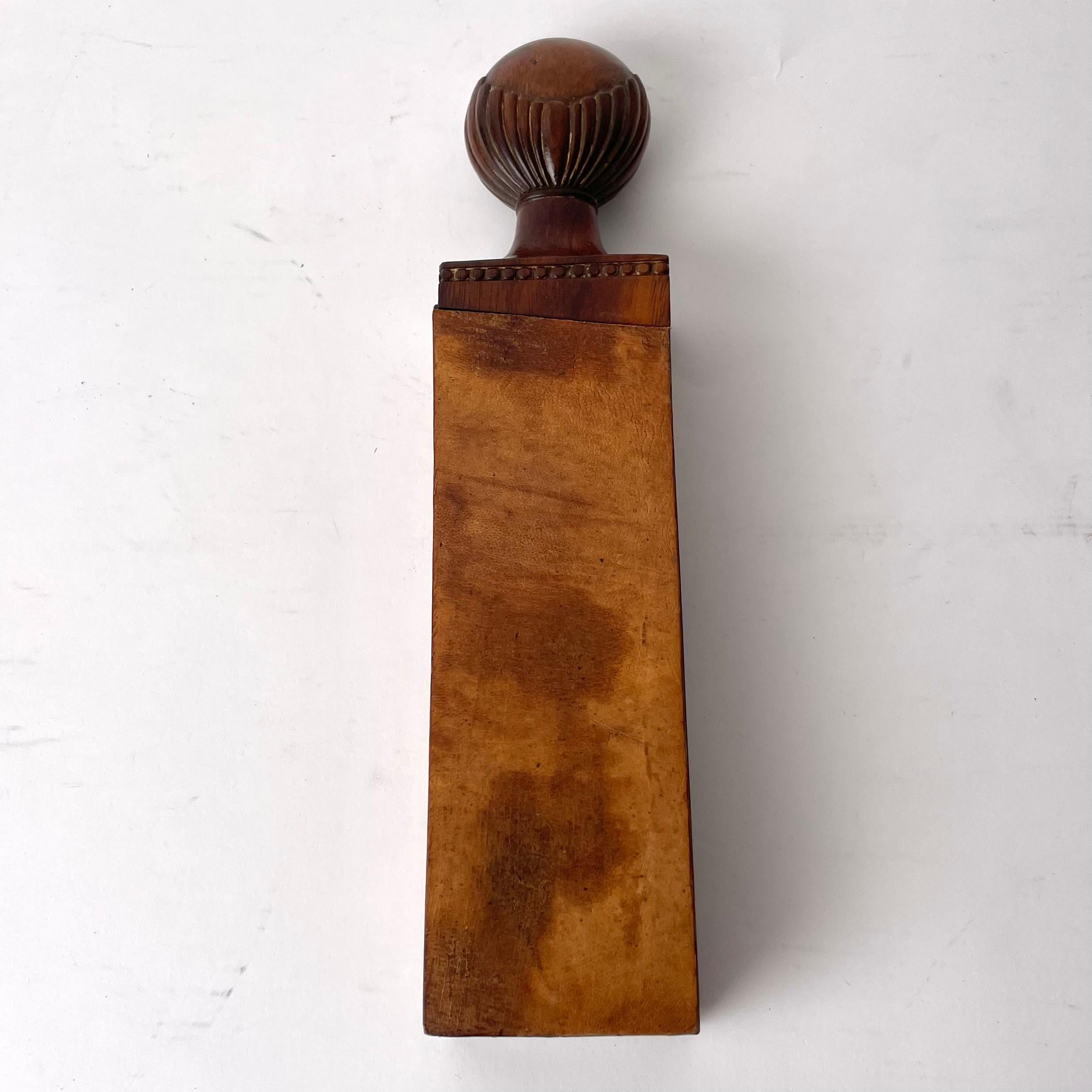 Razor Case in Mahogany with Razor Strap in Leather, Early 19th Century 1