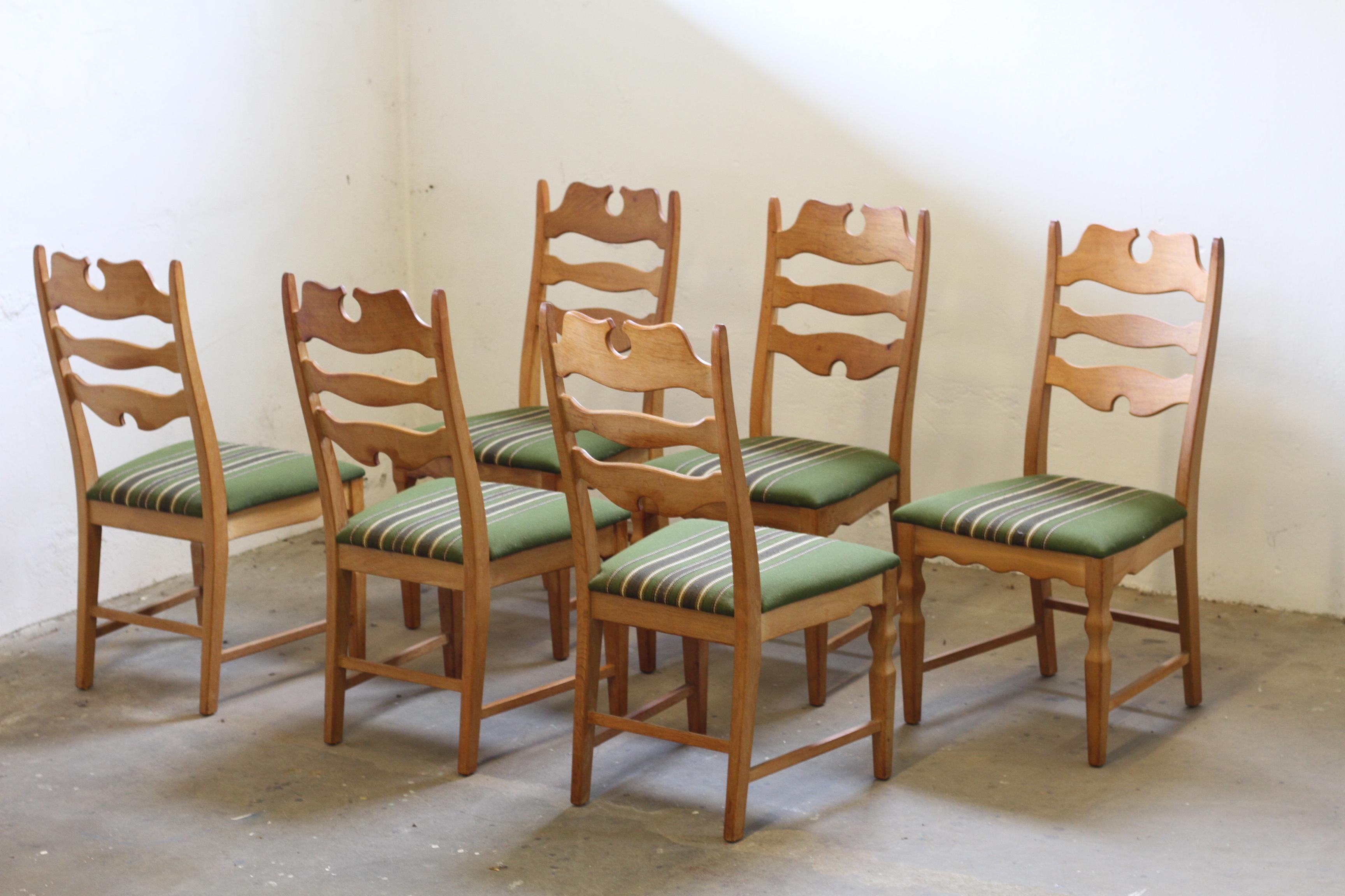 Mid-Century Modern Razorblade Highback Chairs in Rich Patina Oak by Henning Kjærnulf, 1960s For Sale