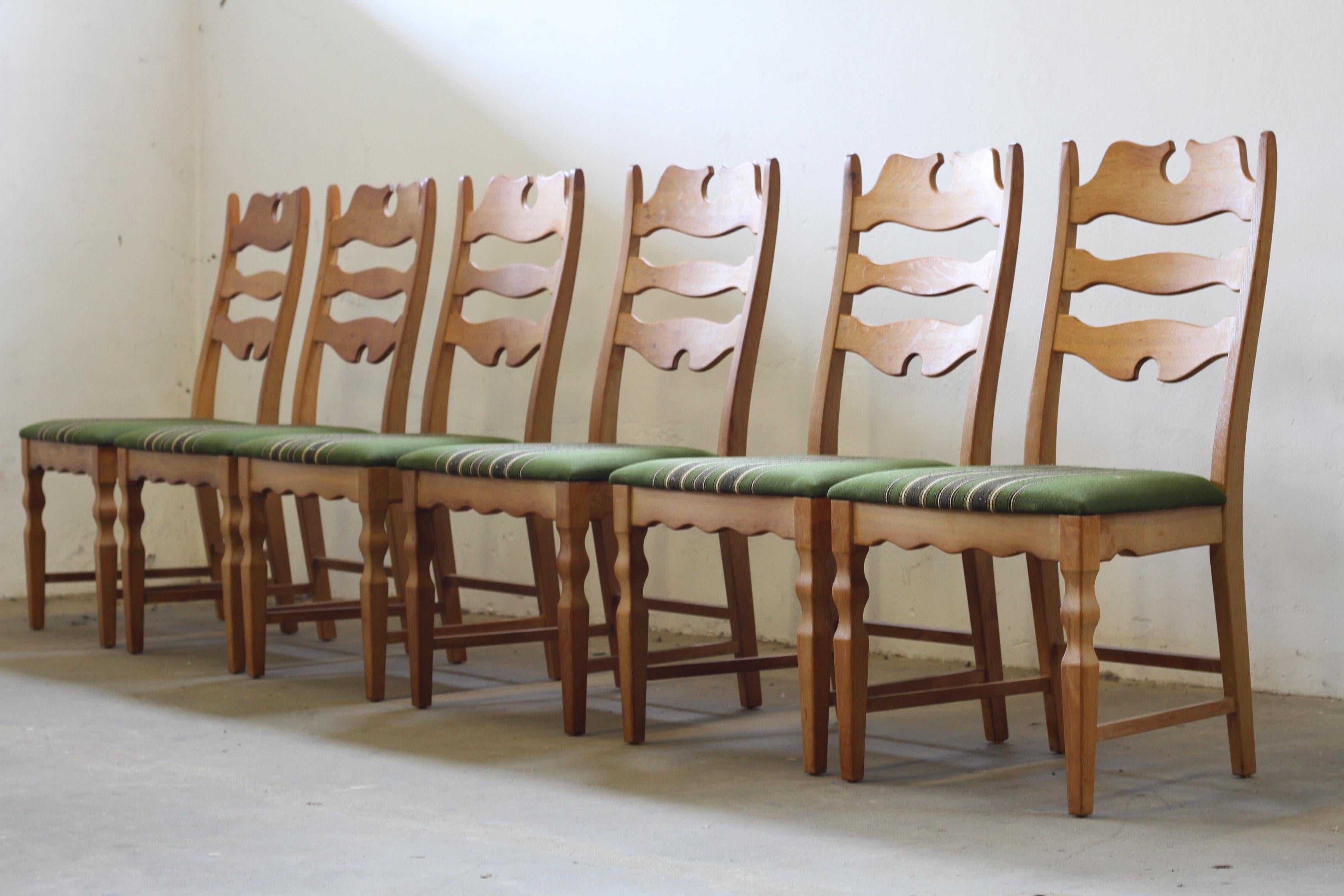 Razorblade Highback Chairs in Rich Patina Oak by Henning Kjærnulf, 1960s For Sale 1
