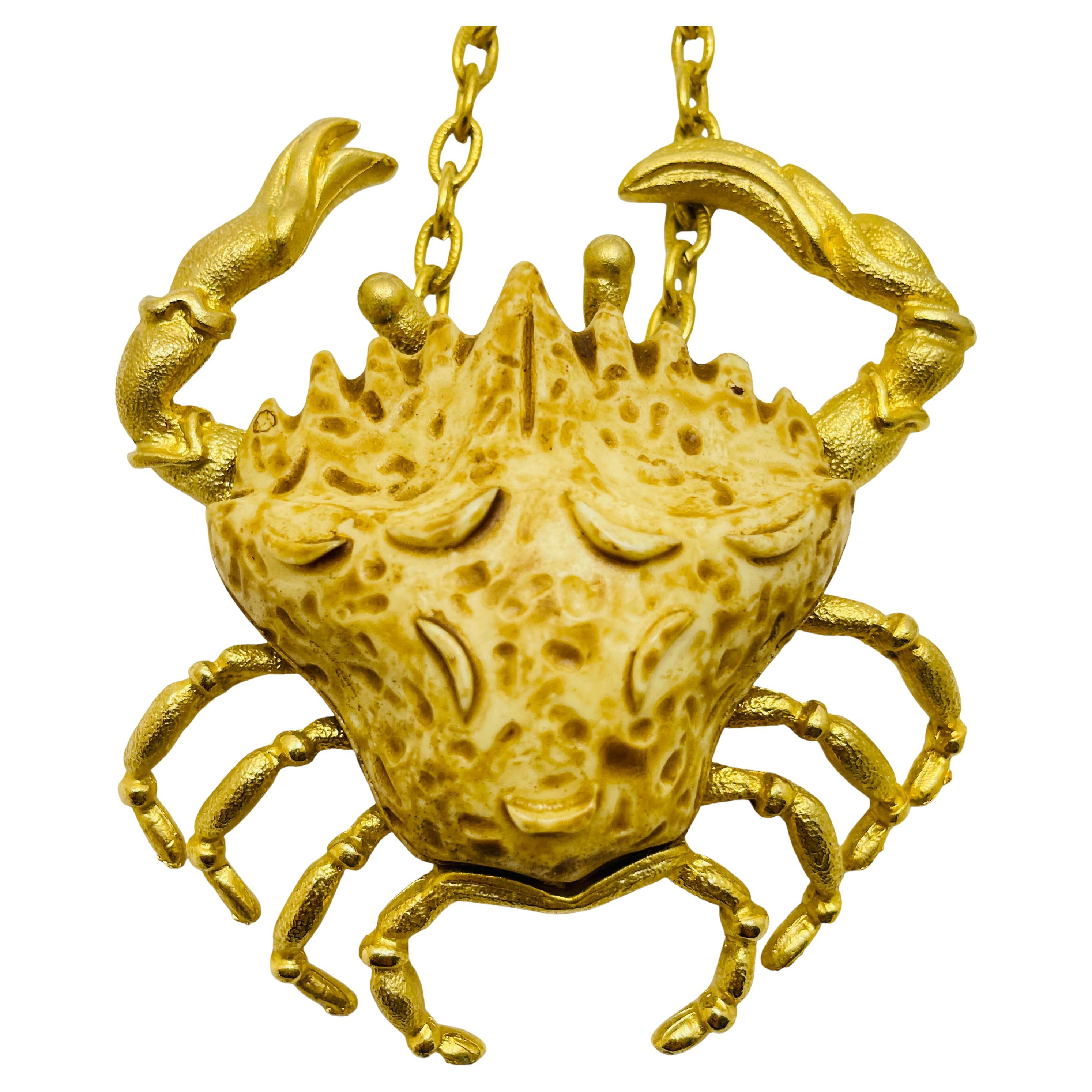 RAZZA signe le cancer du zodiaque collier chaîne pendentif design massif ton or en vente