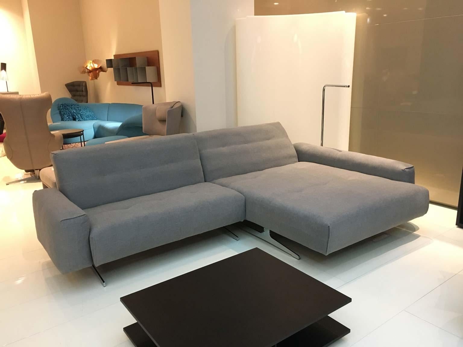 In the tradition of our design icon Addiform, Rolf Benz 50 is celebrating yet another superb achievement in the over 50-year history of producing premium, “Made in Germany” furniture. The exceptionally elegant anniversary sofa features superlative