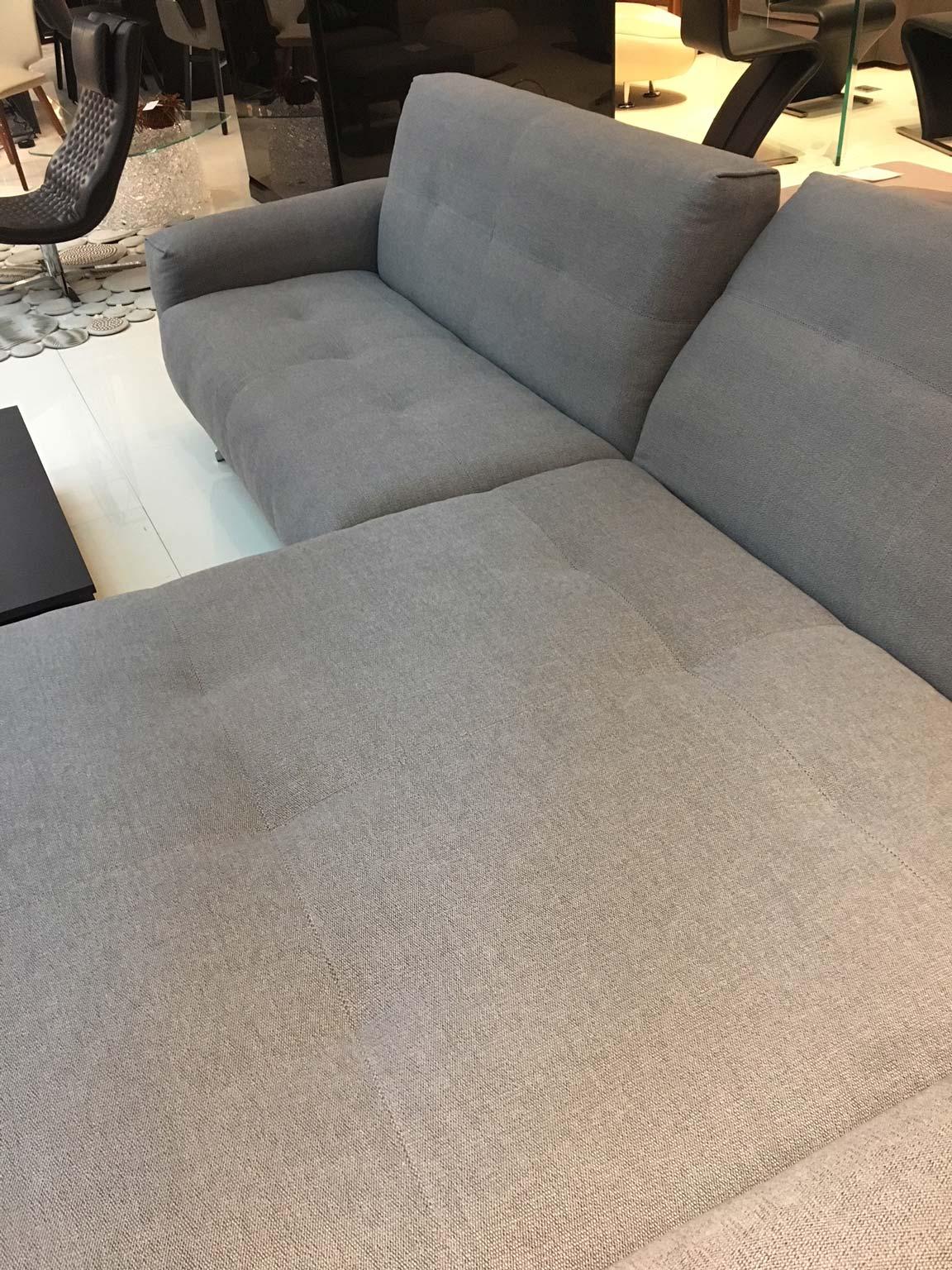 RB 50 Grey Fabric 2-Piece Sectional Sofa with Polished Chrome Legs by Rolf Benz In Excellent Condition In Chicago, IL