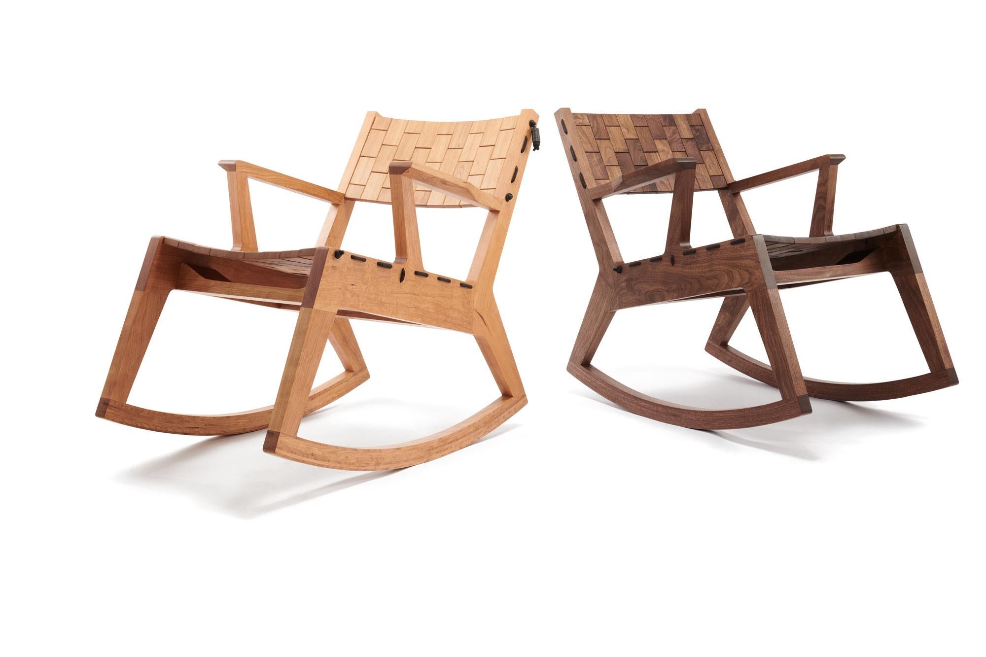 Moderne Chaise à bascule RB, chaise de sport moderne en bois, fabriquée à la main en cerisier en vente