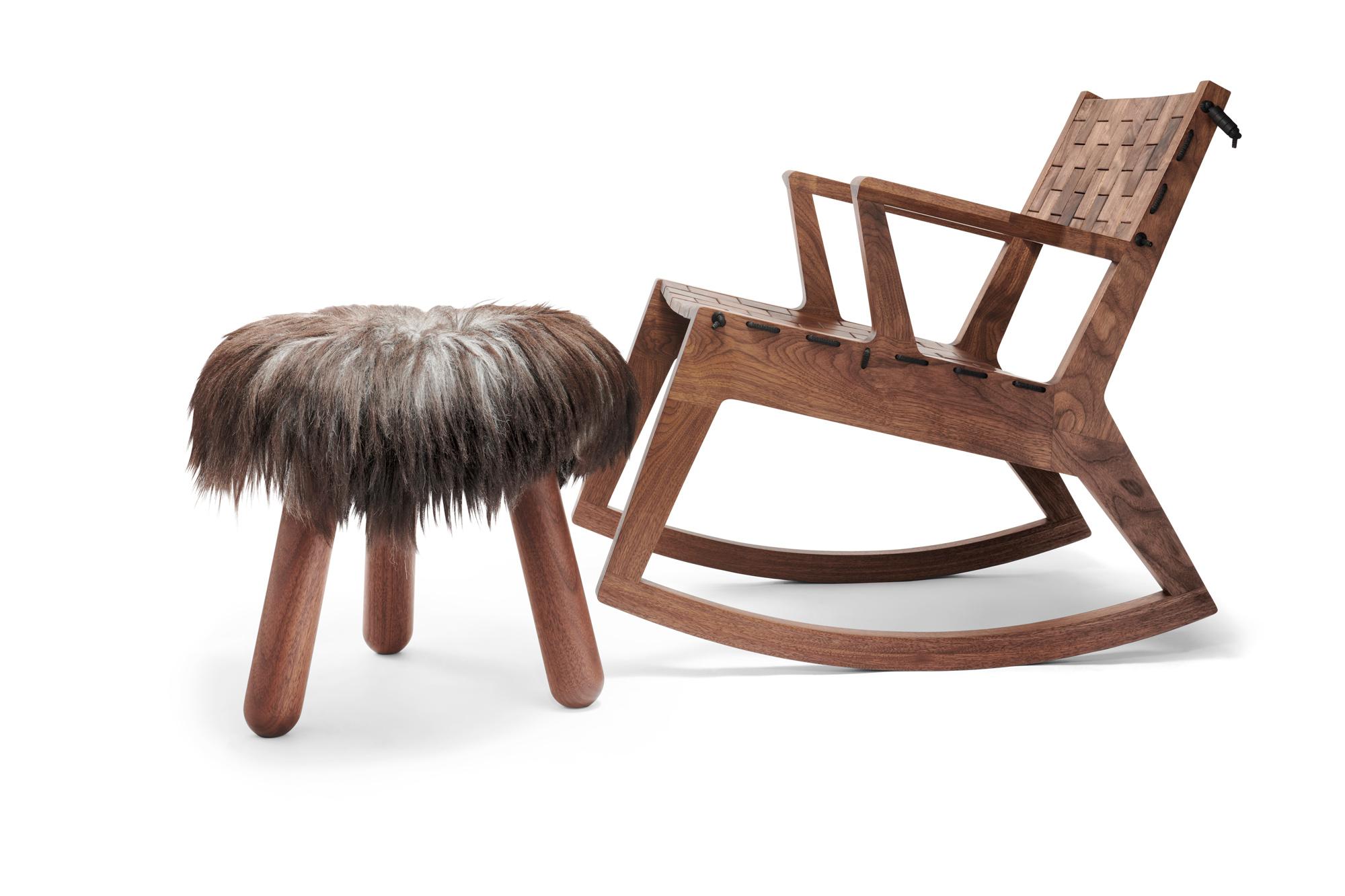 Chaise à bascule RB, chaise de sport moderne en bois fabriquée à la main en noyer en vente 1