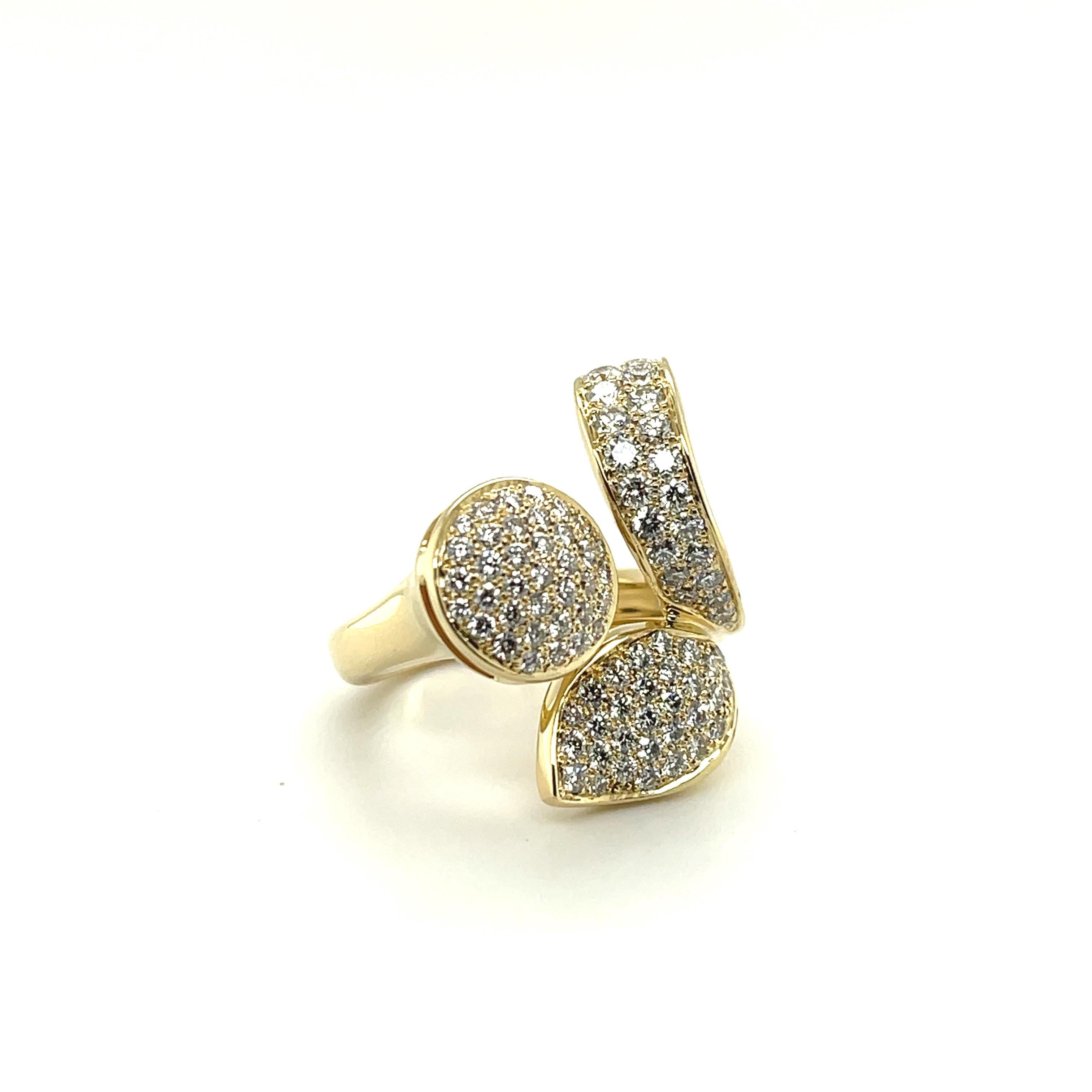 Modern RC003 - 18K Yellow Gold Fancy Shapes Ring with Round Brilliant Diamonds For Sale