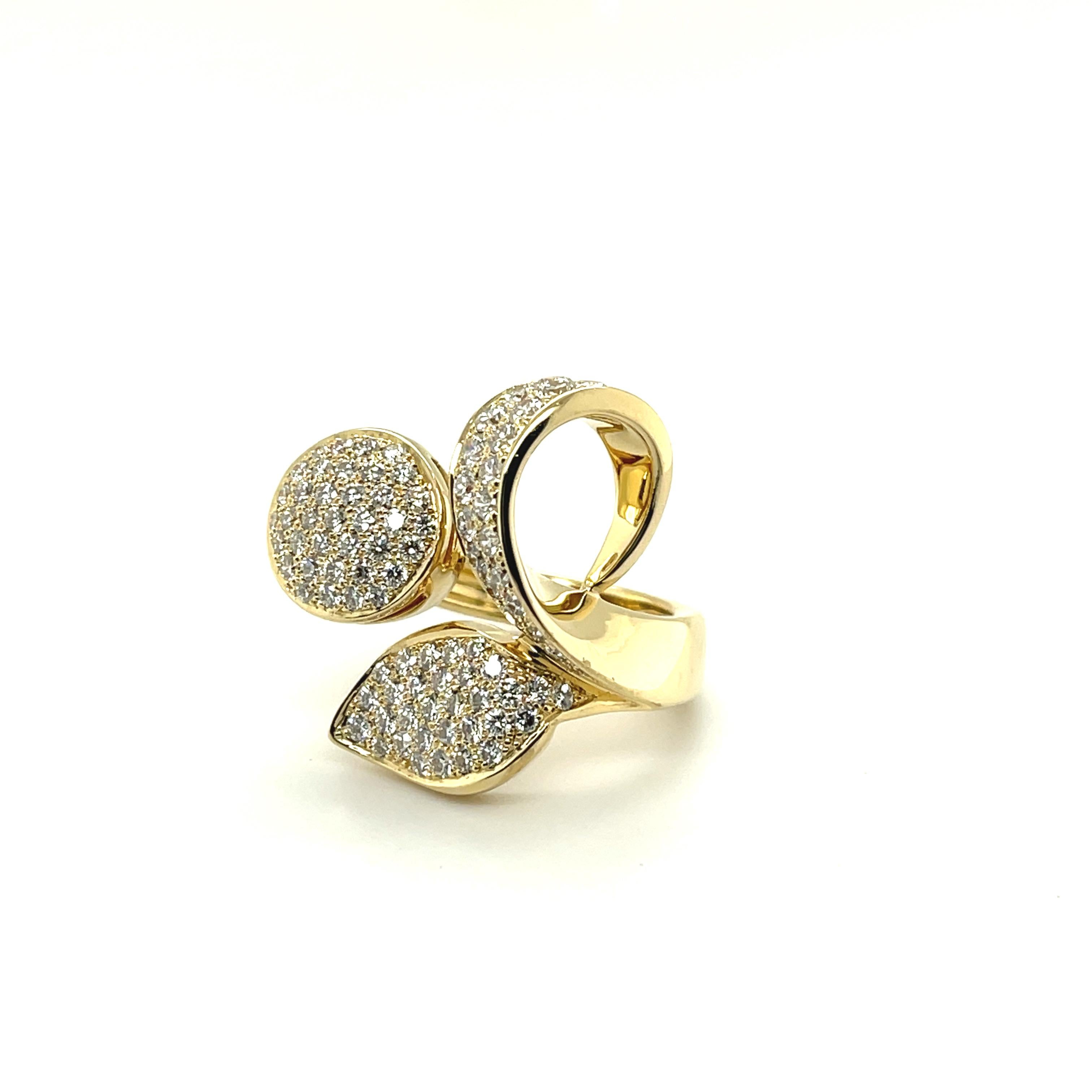 RC003 - 18K Yellow Gold Fancy Shapes Ring with Round Brilliant Diamonds For Sale 3