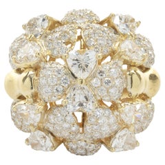 A.C.C. A I.C. 18 Karat Yellow Gold Pave Diamond Dome Ring (bague à dôme en diamant pavé)