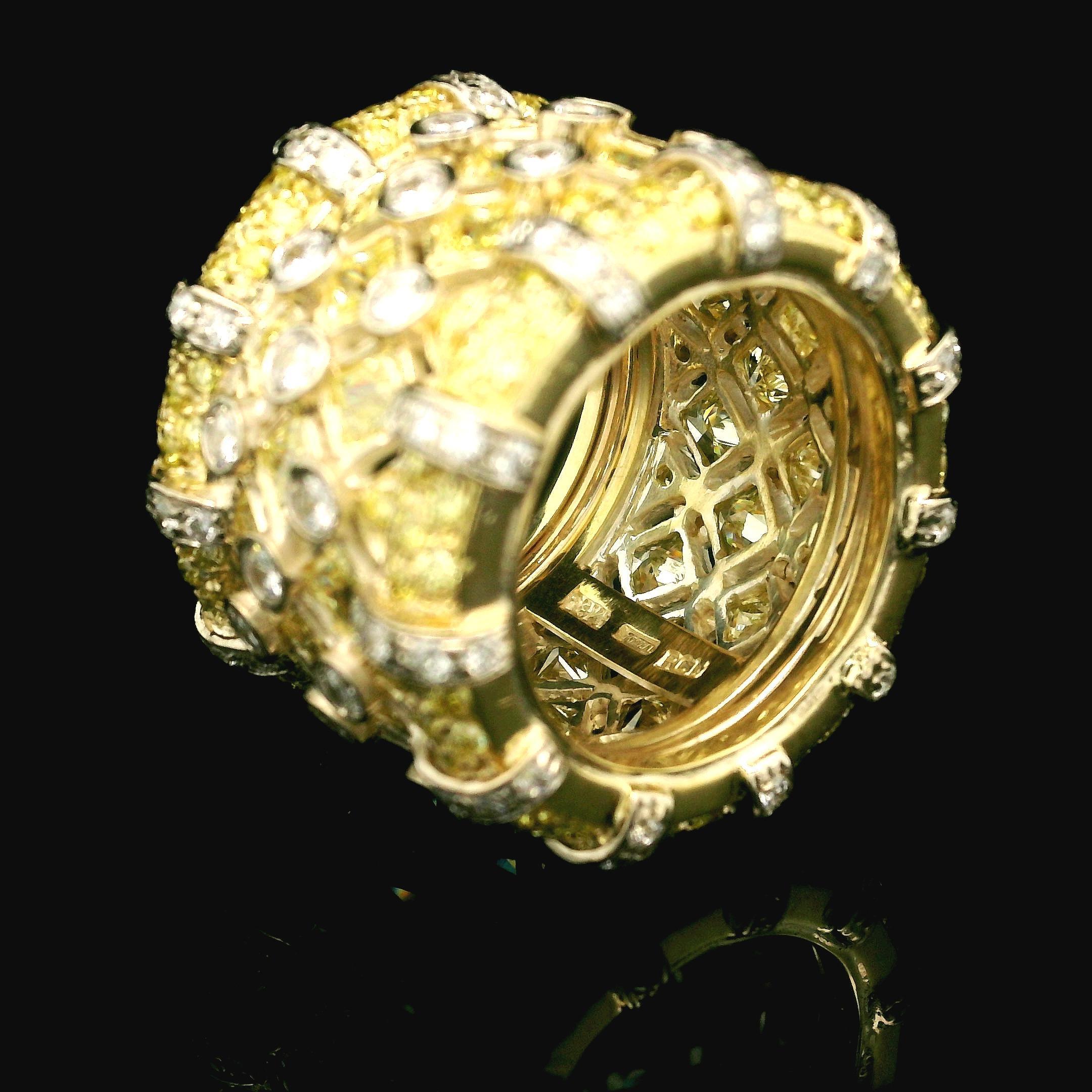 PLEASE SEE VIDEO -RICH YELLOW AND VER FIERY DIAMONDS!

--Stones:--
121 Natural Genuine Diamonds - Round Brilliant Cut - Bezel & Pave Set - G/H Color - VS1/VS2 few SI Clarity - 1.50-2.0ctw approx.
209 Natural Genuine Diamonds - 176 Round Brilliant