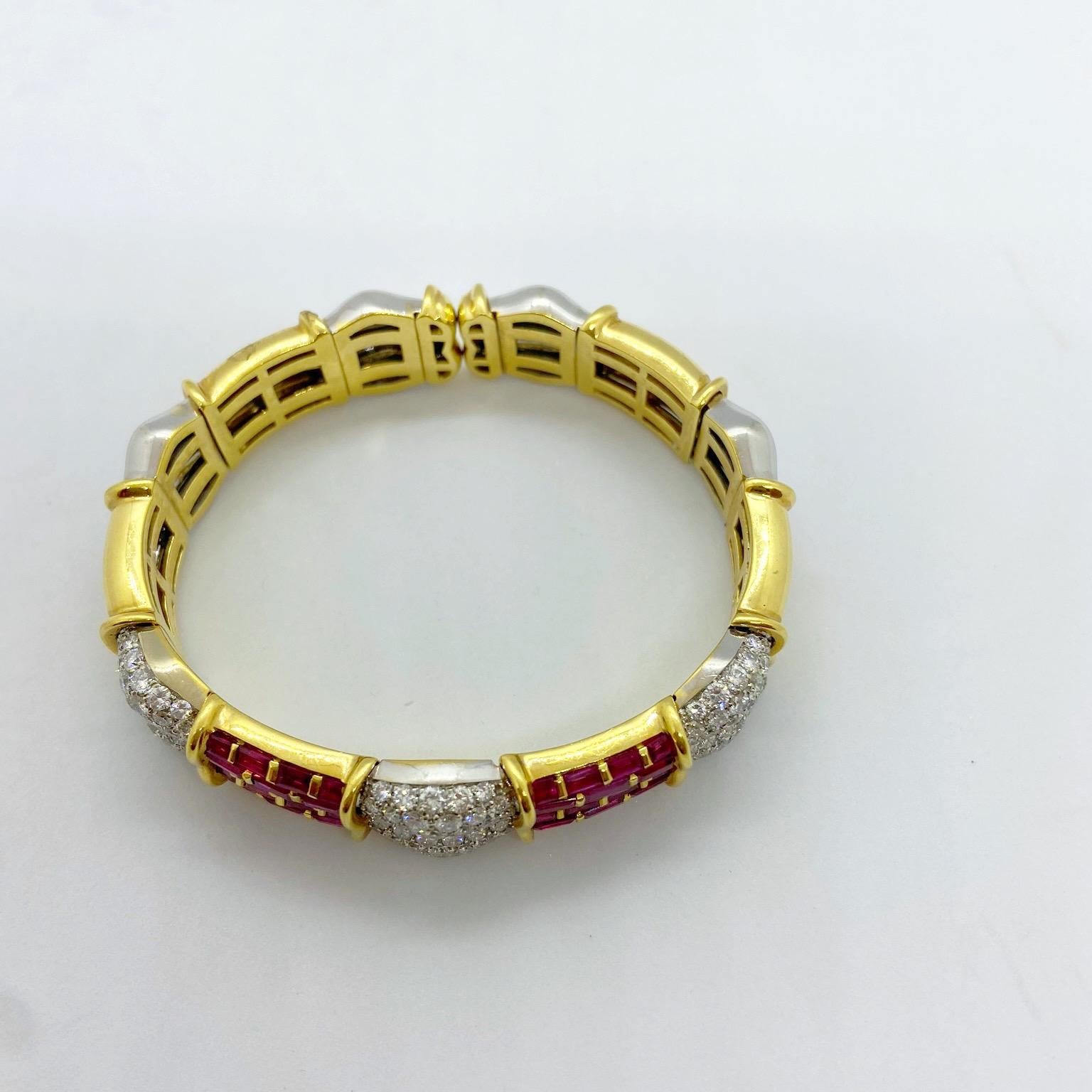 R.C.M. Bracelet en or jaune 18 carats avec rubis de 5,75 carats et diamants Neuf - En vente à New York, NY