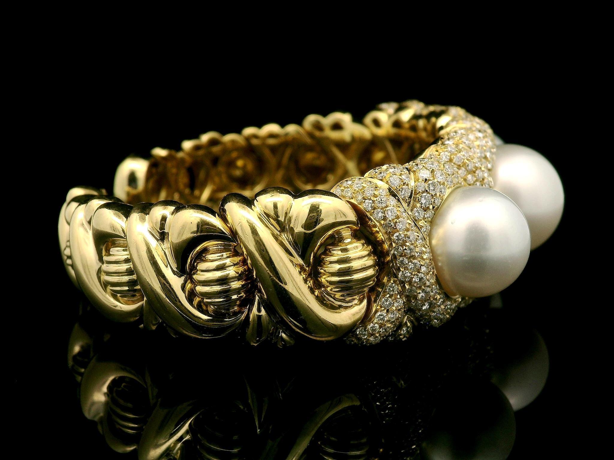 RCM Gioielli Pulsera Brazalete Flexible Oro 18k Diamante 5,4ctw 3 Perlas Mar del Sur Corte brillante en venta