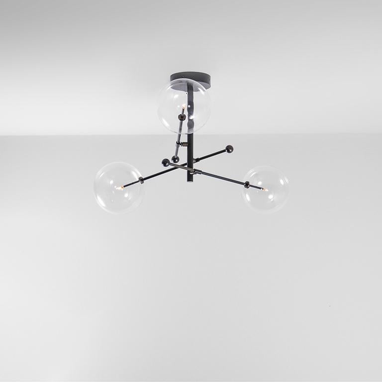 Poliertes nickel 3 arm kronleuchter von Schwung 
Abmessungen: B 97,8 x T 97,8 x H 53 cm
MATERIALIEN: Massives Messing, mundgeblasene Glaskugeln
Lampe: 3 LED 1,6W
Verlängerungsstangen: 1 x 15,24, 1 x 27,9 cm, 1 x 43,2 cm
maximale Leistung 20W /