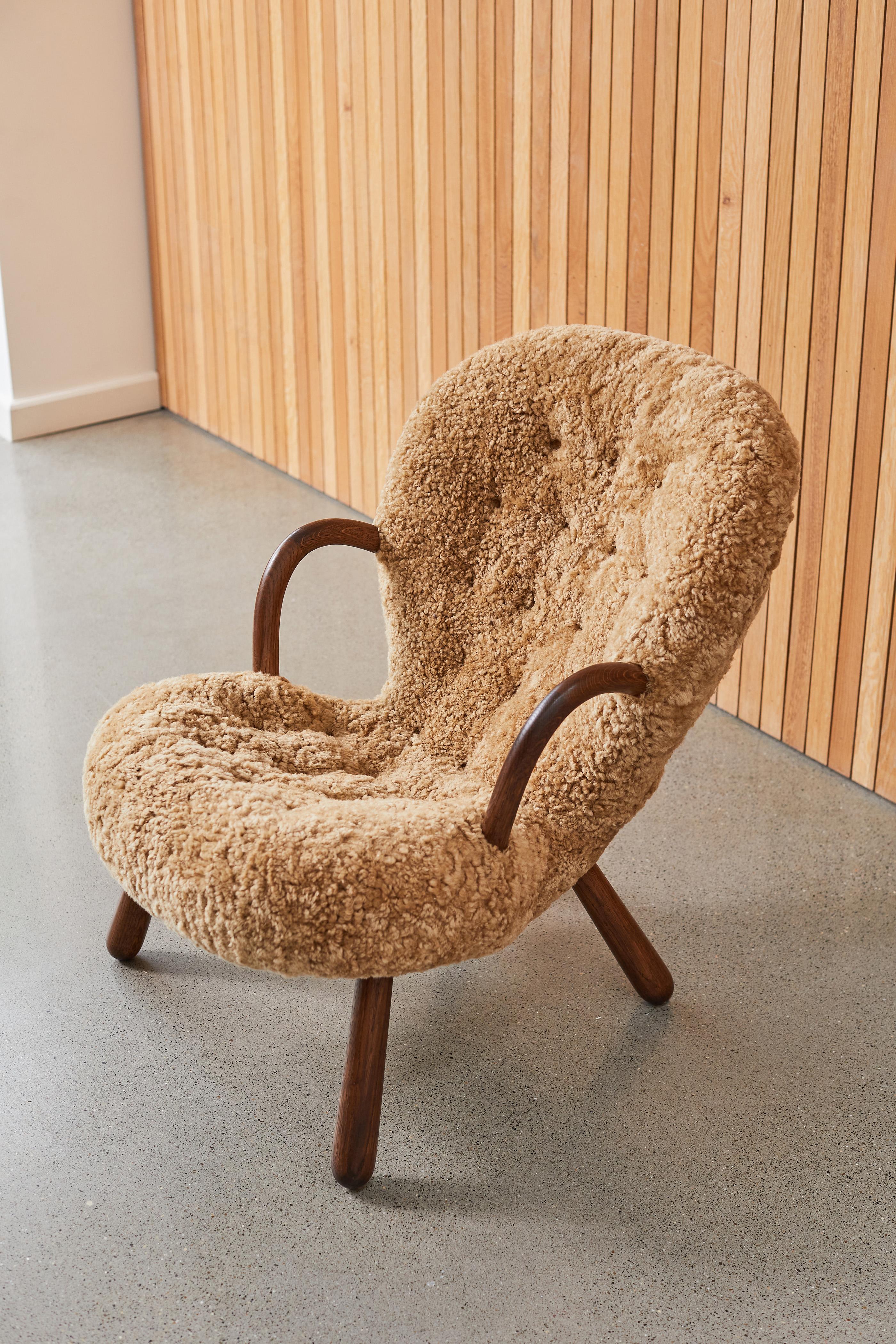 Clam Chair in Boucle Fabric by Arnold Madsen - New Edition For Sale 5