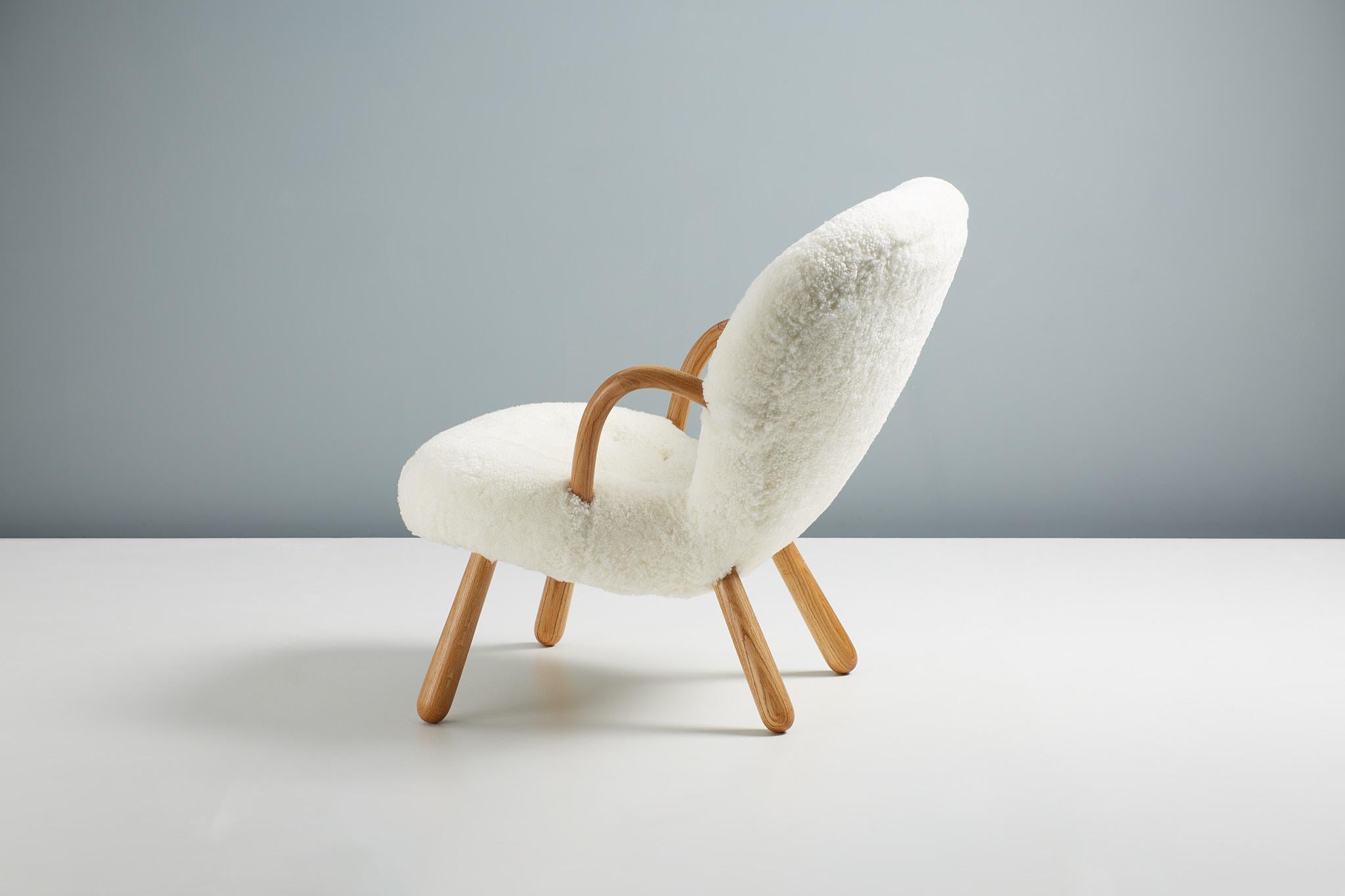 Lammfellstuhl aus Schafsleder von Arnold Madsen, neu aufgelegt (21. Jahrhundert und zeitgenössisch) im Angebot