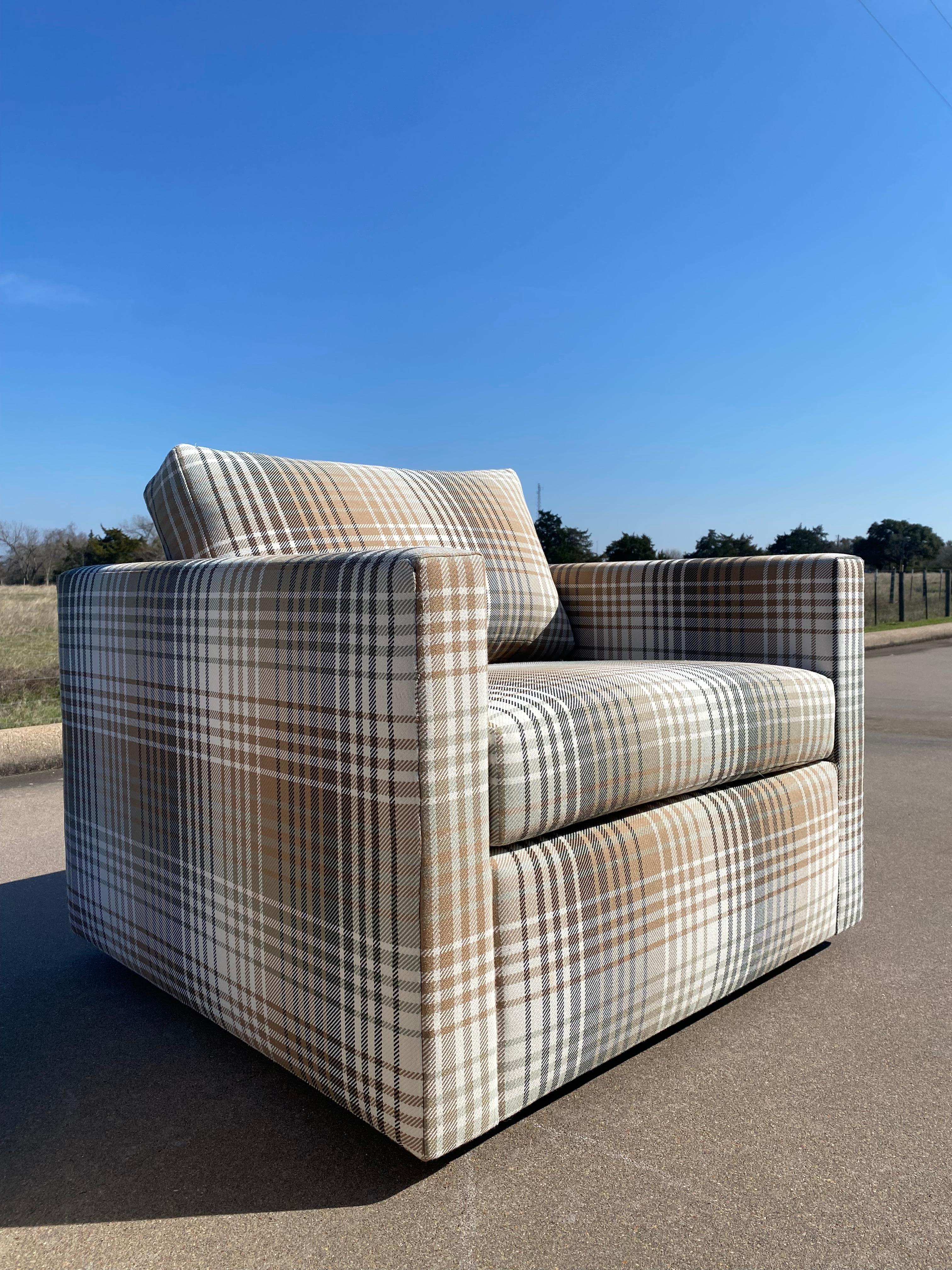 Milo Baughman-Style New Upholstery Plaid Cube Lounge Chairs, a Pair For Sale 3