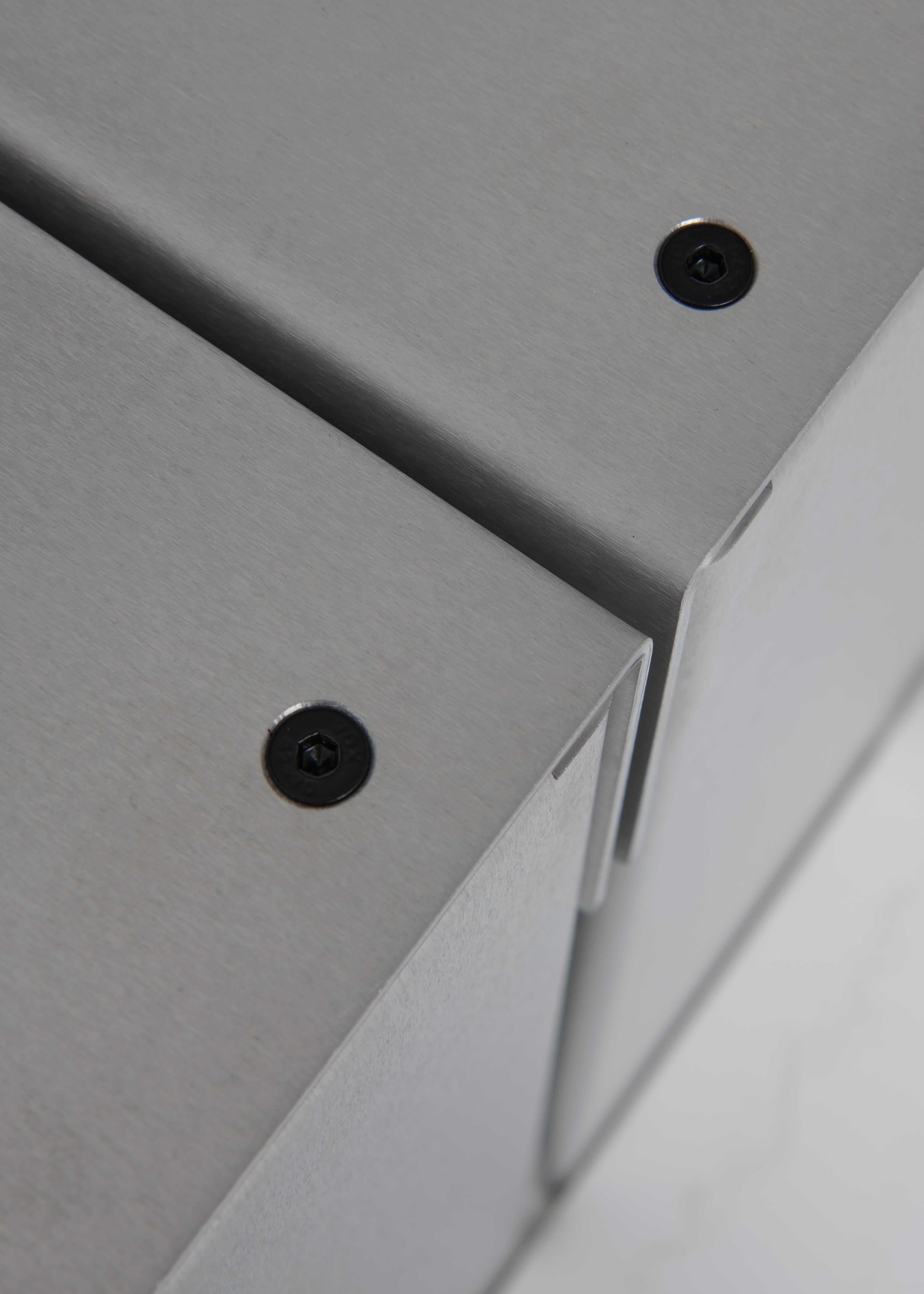 RE-WORK-Bank, gebürstetes Aluminium (Industriell) im Angebot