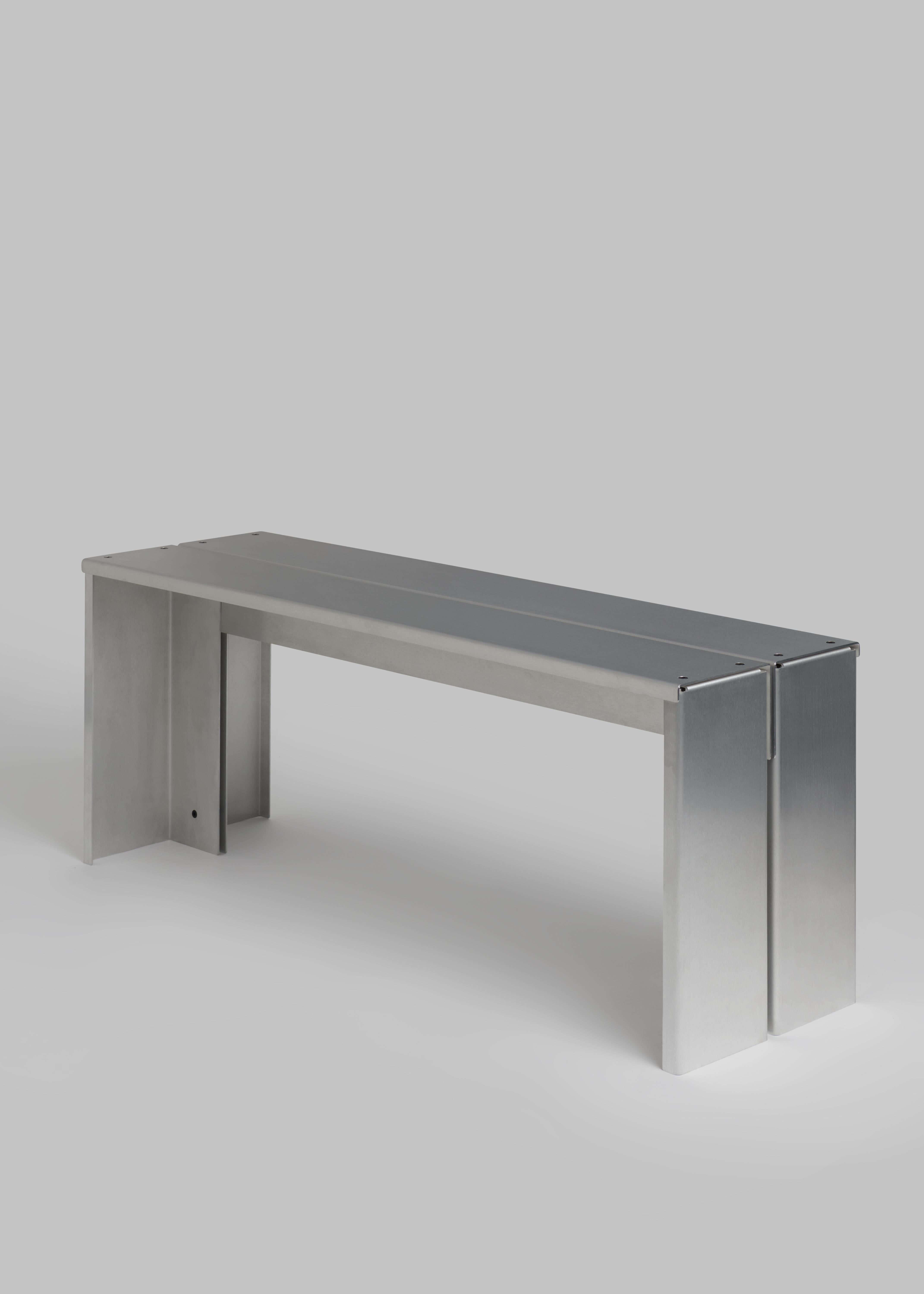 RE-WORK-Bank, gebürstetes Aluminium (Europäisch) im Angebot