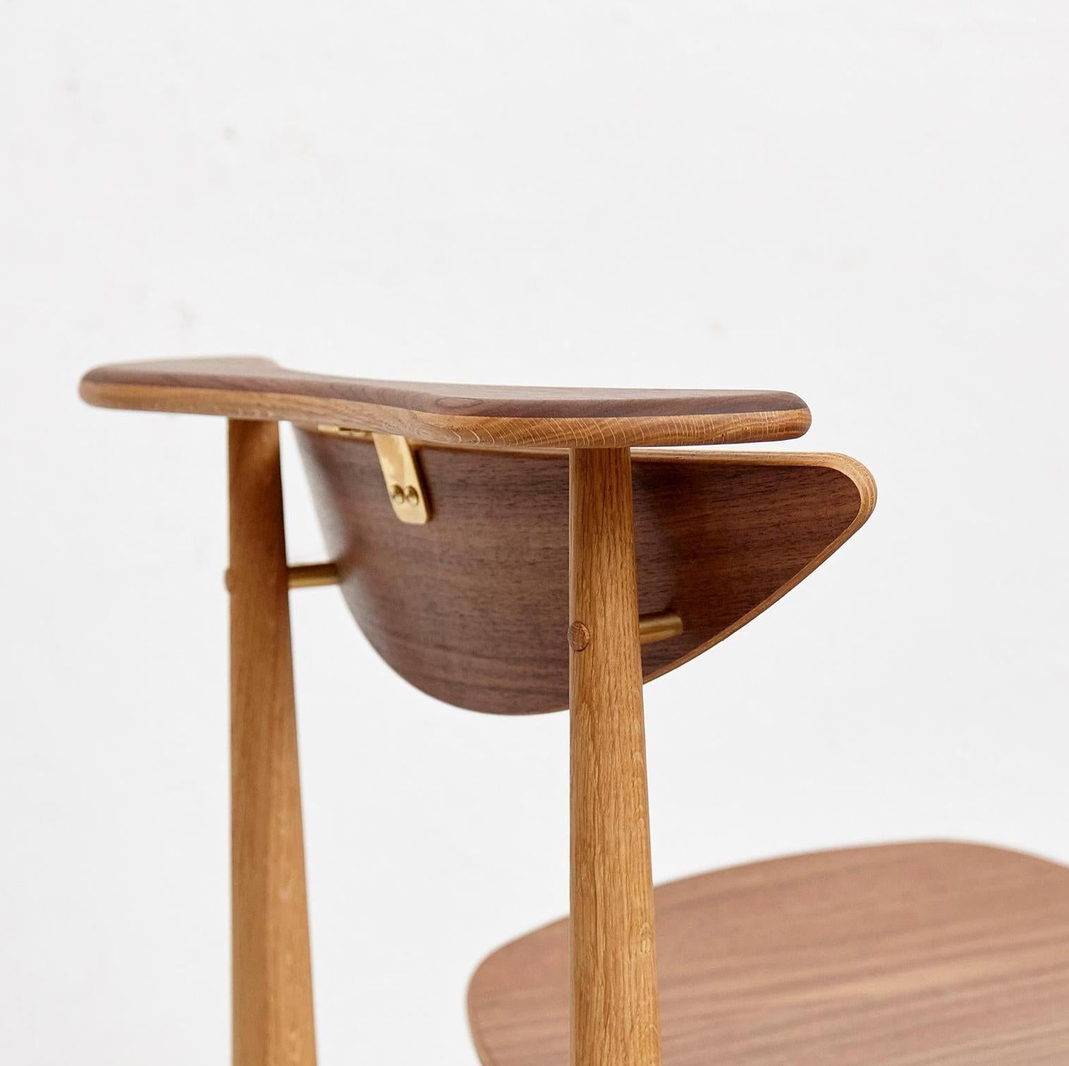 Sedia da lettura di Finn Juhls - Eleganza e versatilità senza tempo

Disegnata originariamente nel 1953 e rilanciata nel 2015, la sedia Reading del famoso designer danese Finn Juhls è un pezzo iconico che unisce semplicità, eleganza e funzionalità.