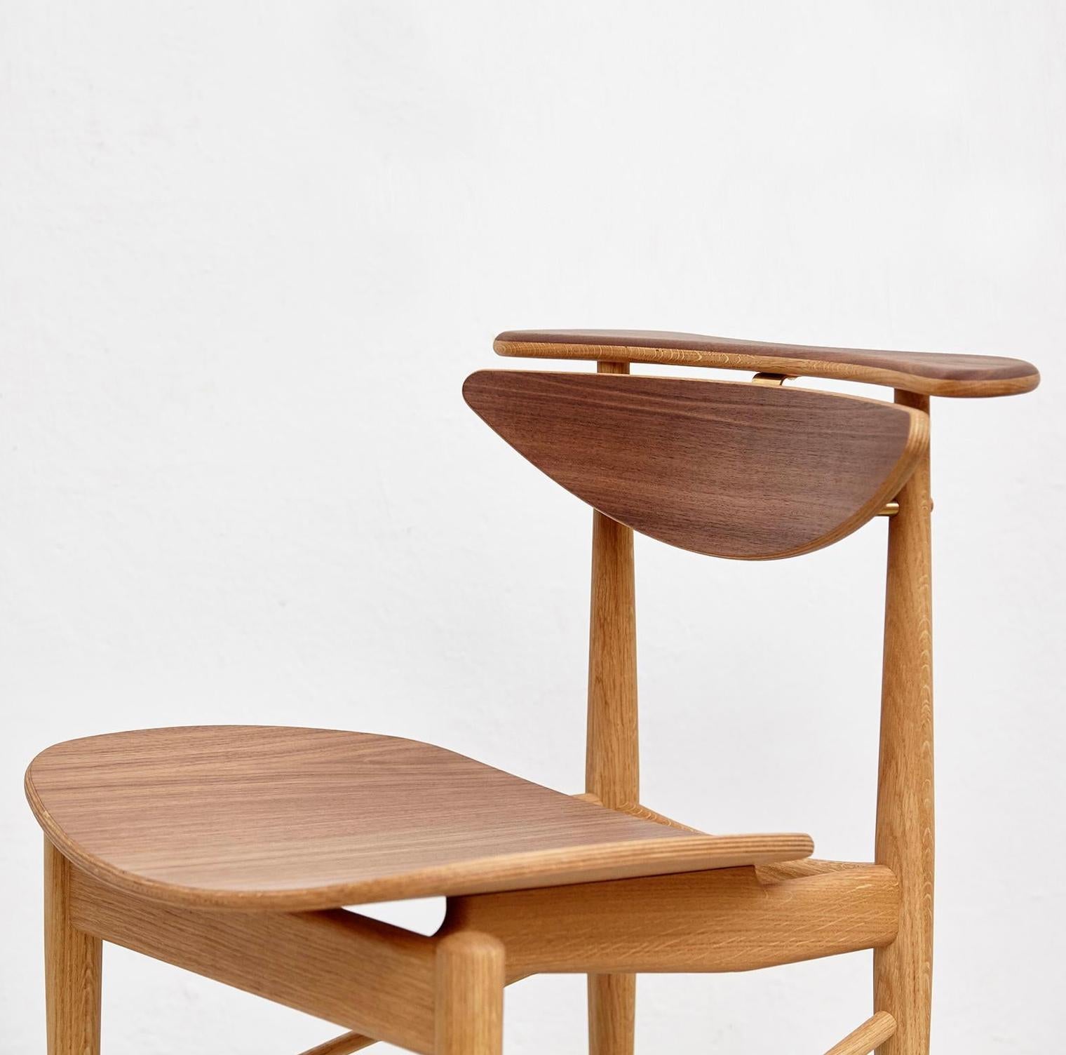 Legno Sedia da lettura di Finn Juhls - Eleganza e versatilità senza tempo in vendita
