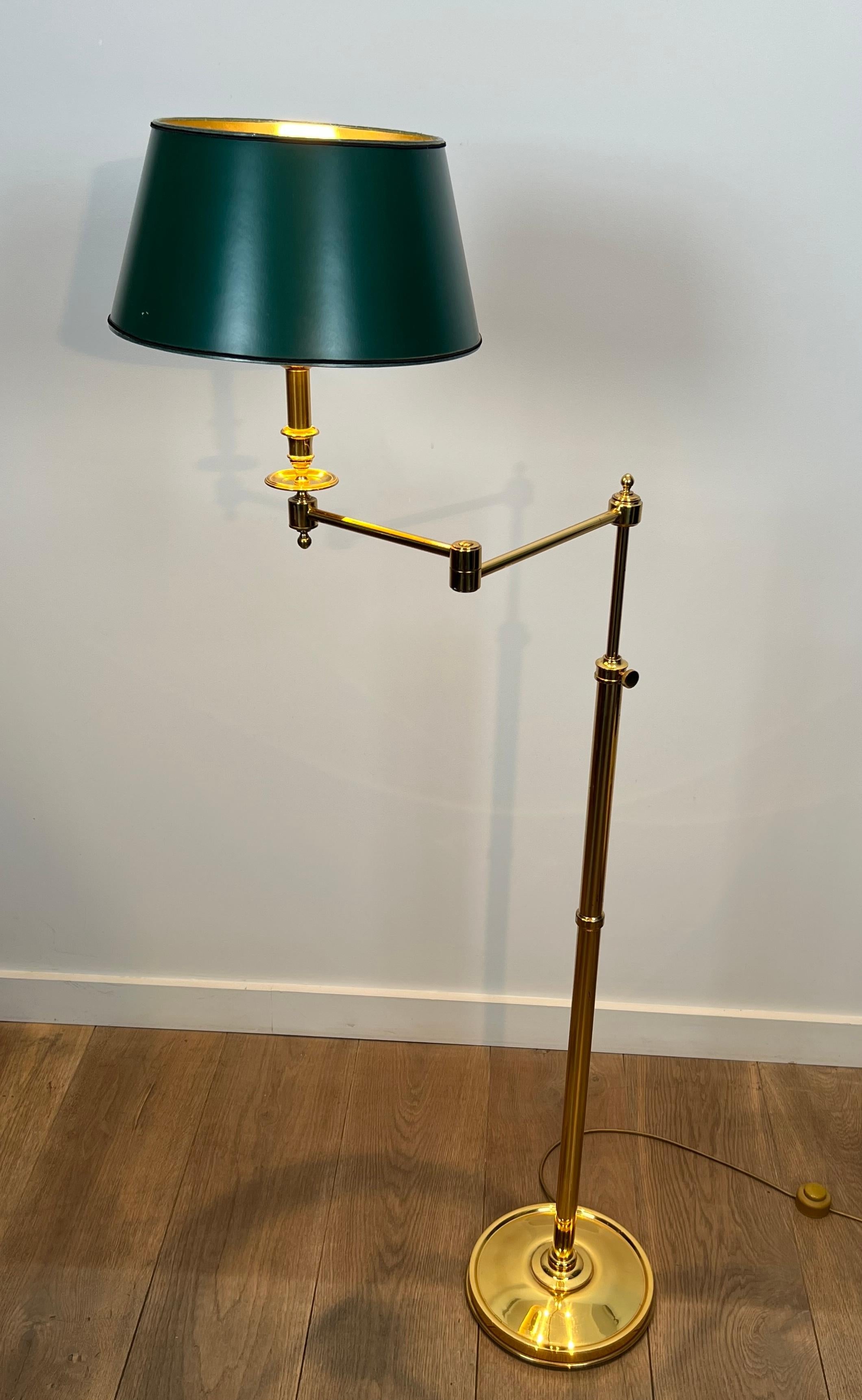 Reading Lamp with Removable Arm in Brass and Synthetic Green Painted Sheet Metal For Sale 6