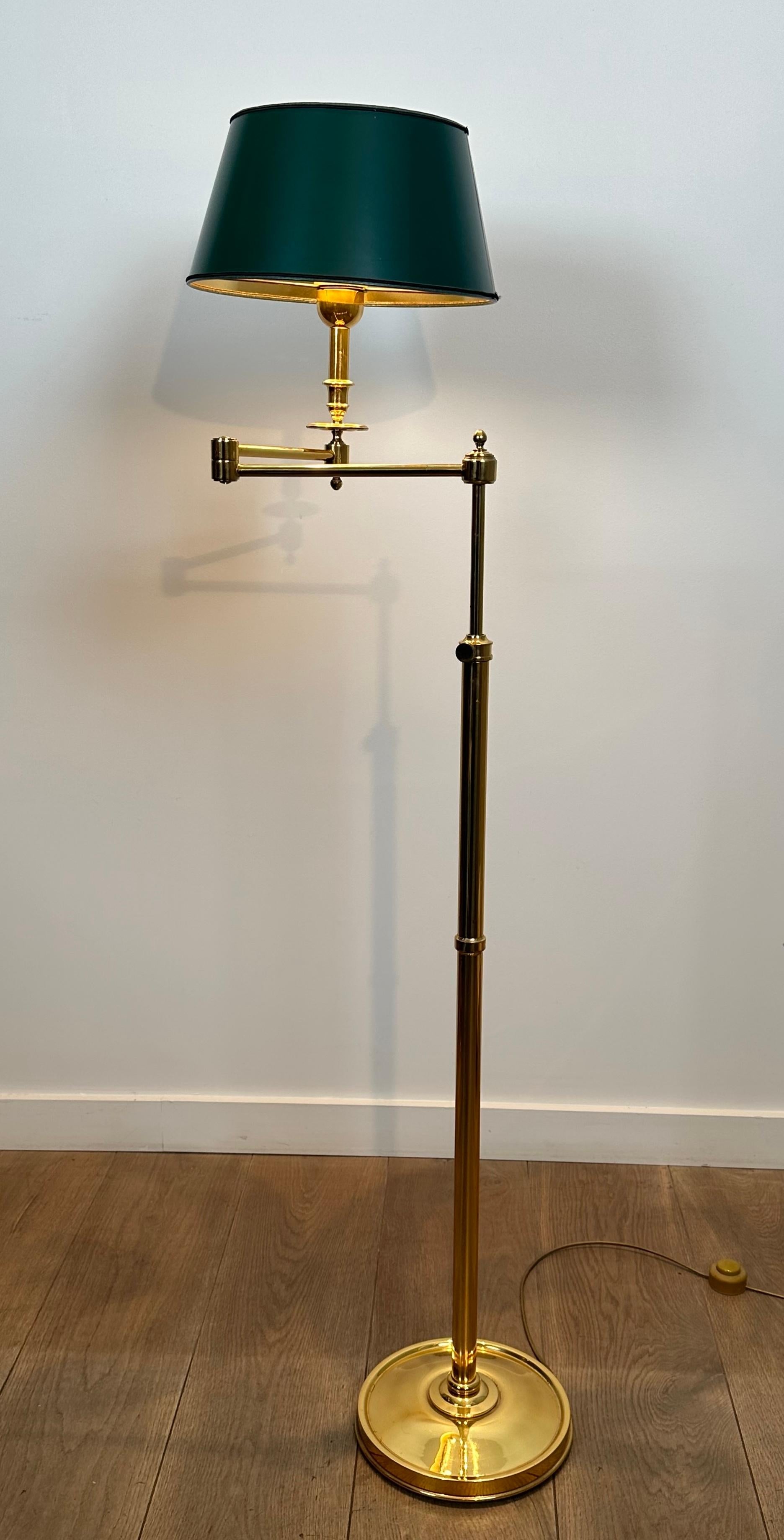 Late 20th Century Reading Lamp with Removable Arm in Brass and Synthetic Green Painted Sheet Metal For Sale