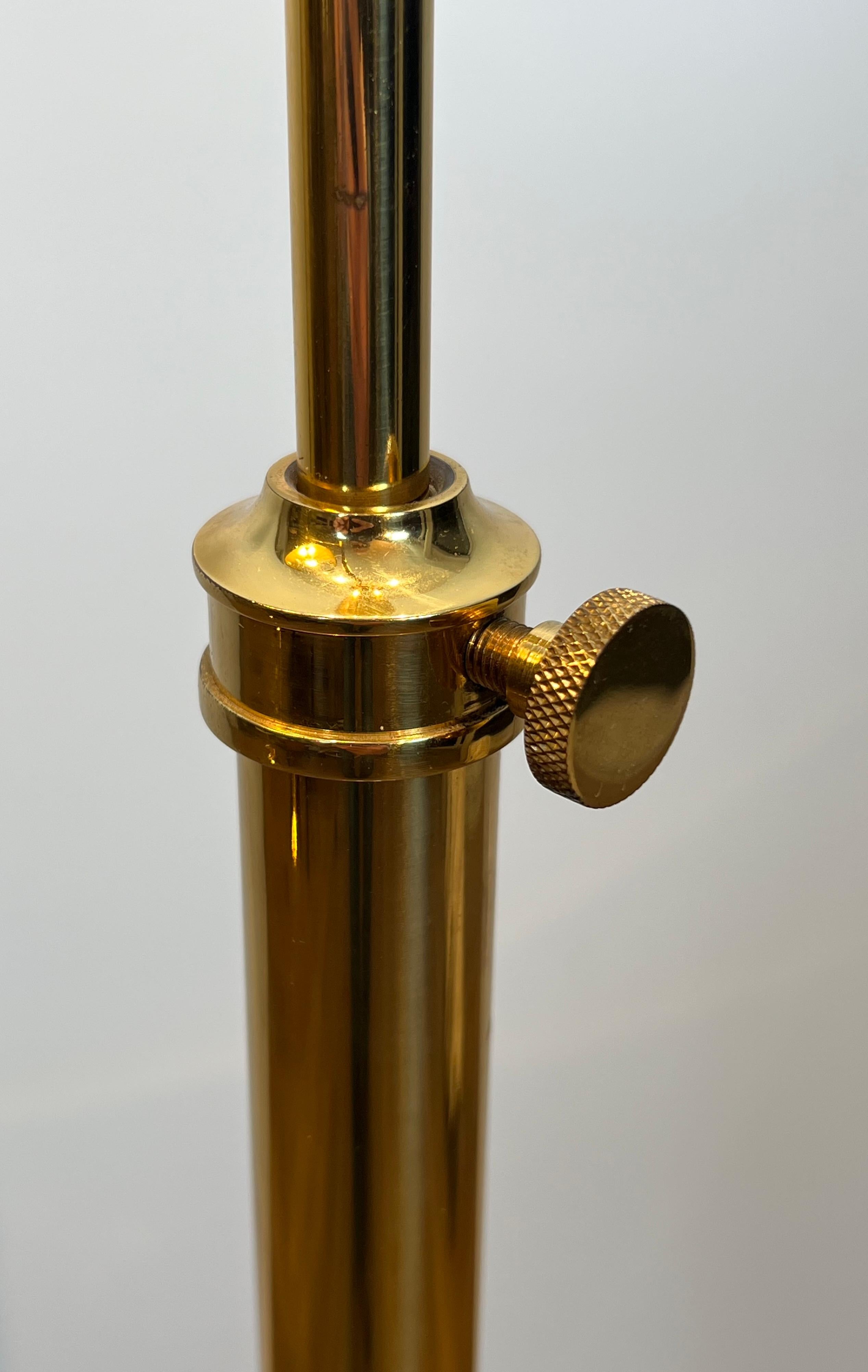 Reading Lamp with Removable Arm in Brass and Synthetic Green Painted Sheet Metal For Sale 3