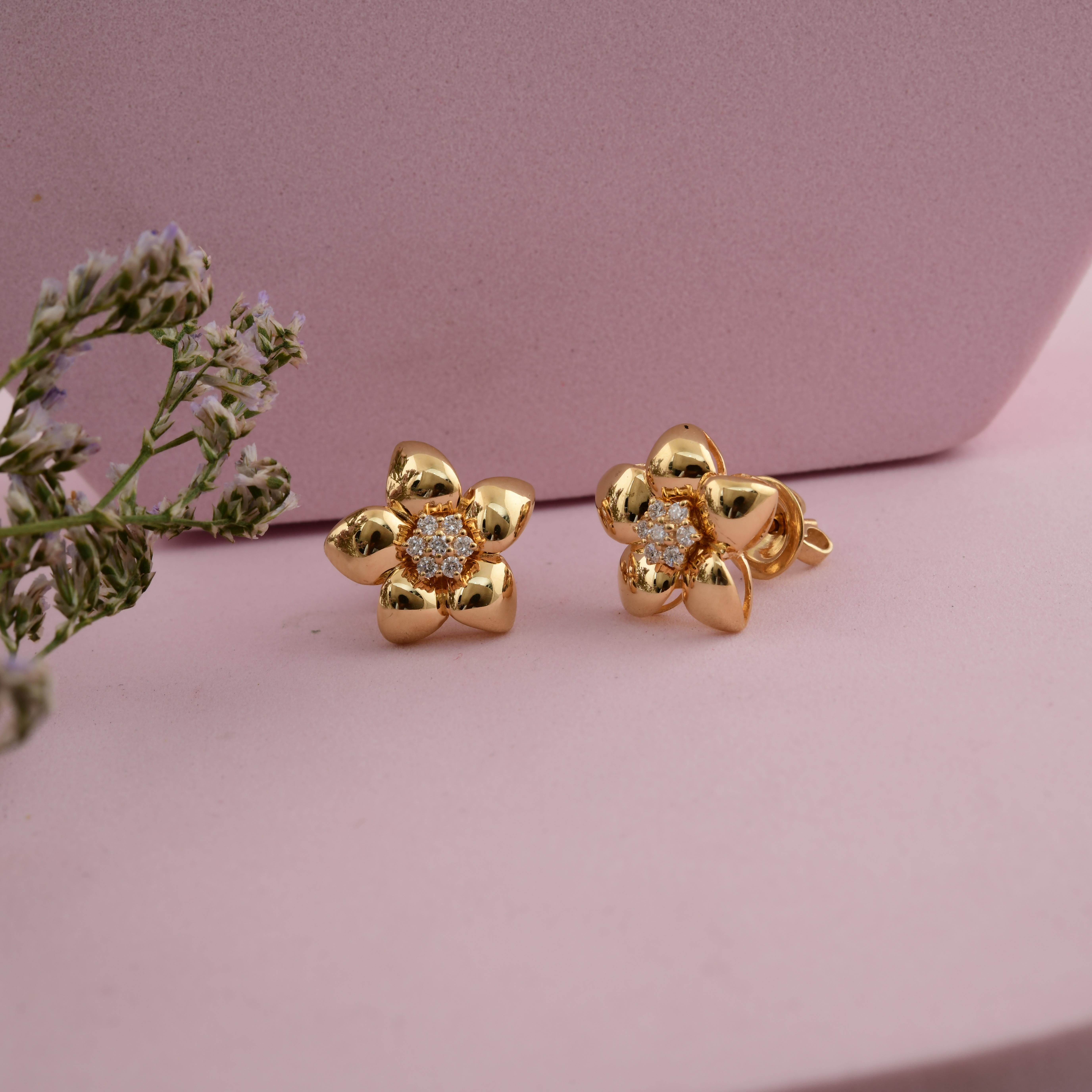 Modern Real 0.17 Carat SI Clarity HI Color Diamond Flower Earrings 14 Karat Yellow Gold For Sale