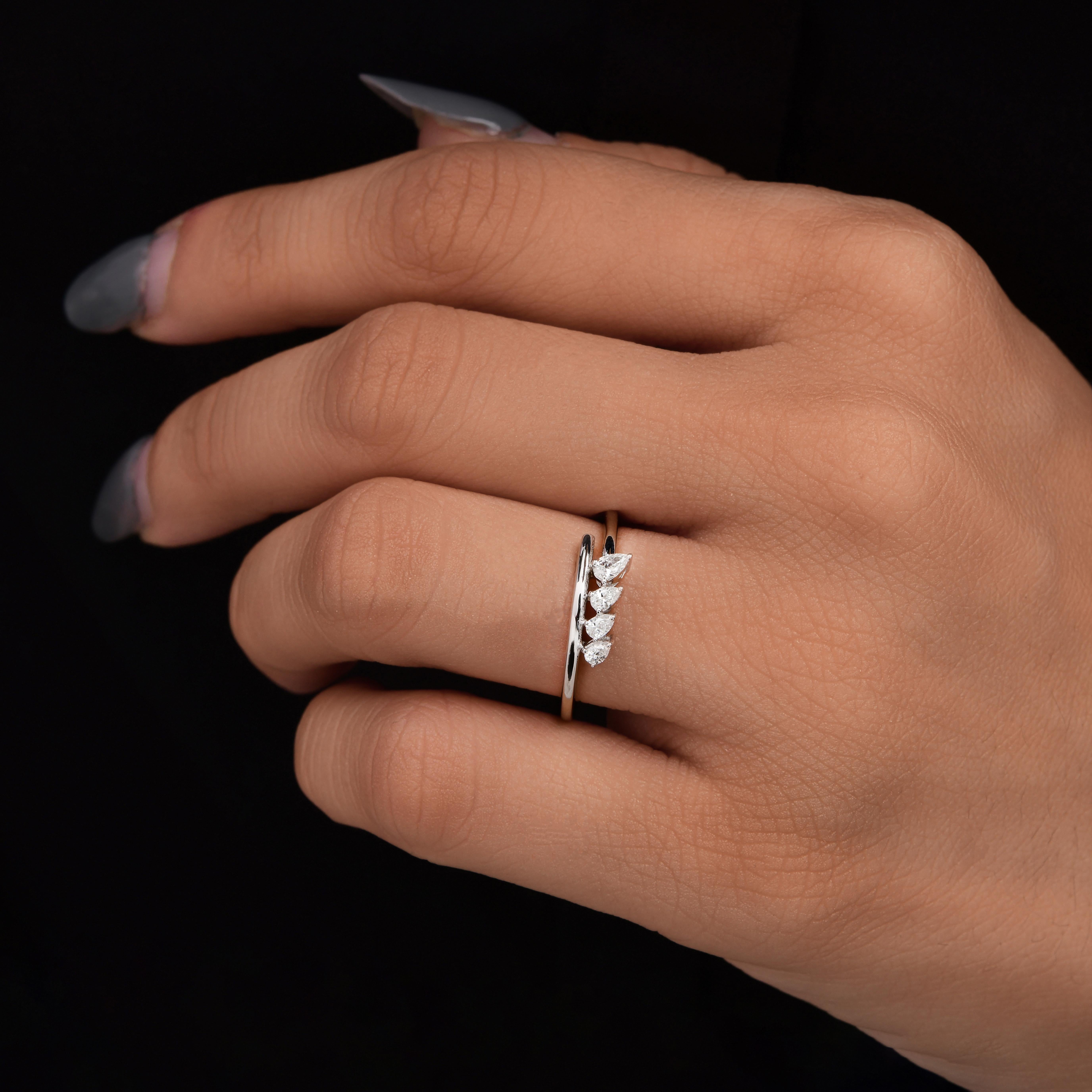 En venta: Real 0,2 quilates SI Claridad HI Color Anillo de diamantes pera 14 quilates de oro blanco Joyería  2