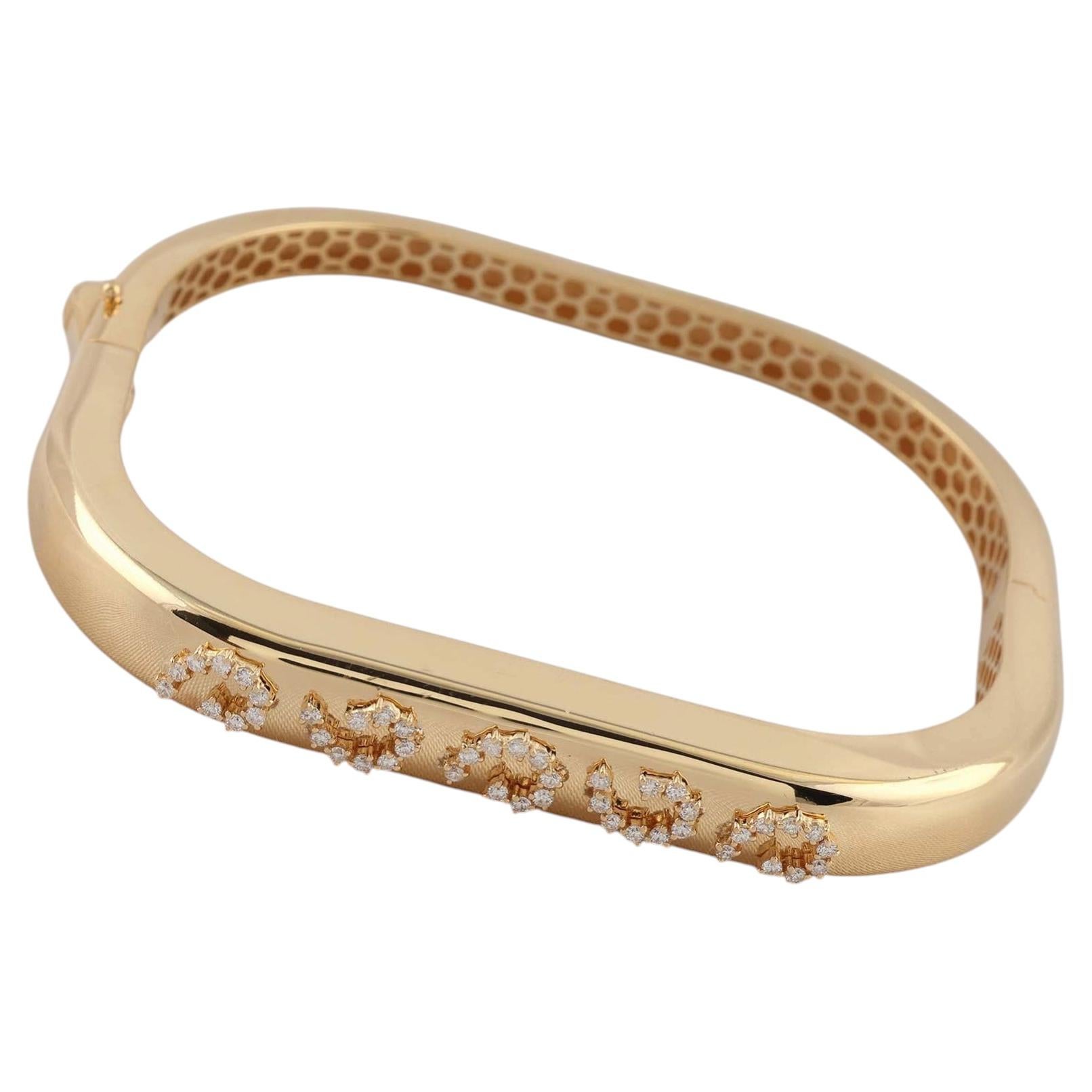 0.34 Carat SI/H Diamond Scattered Hinged Bangle Bracelet 18 karat Yellow Gold