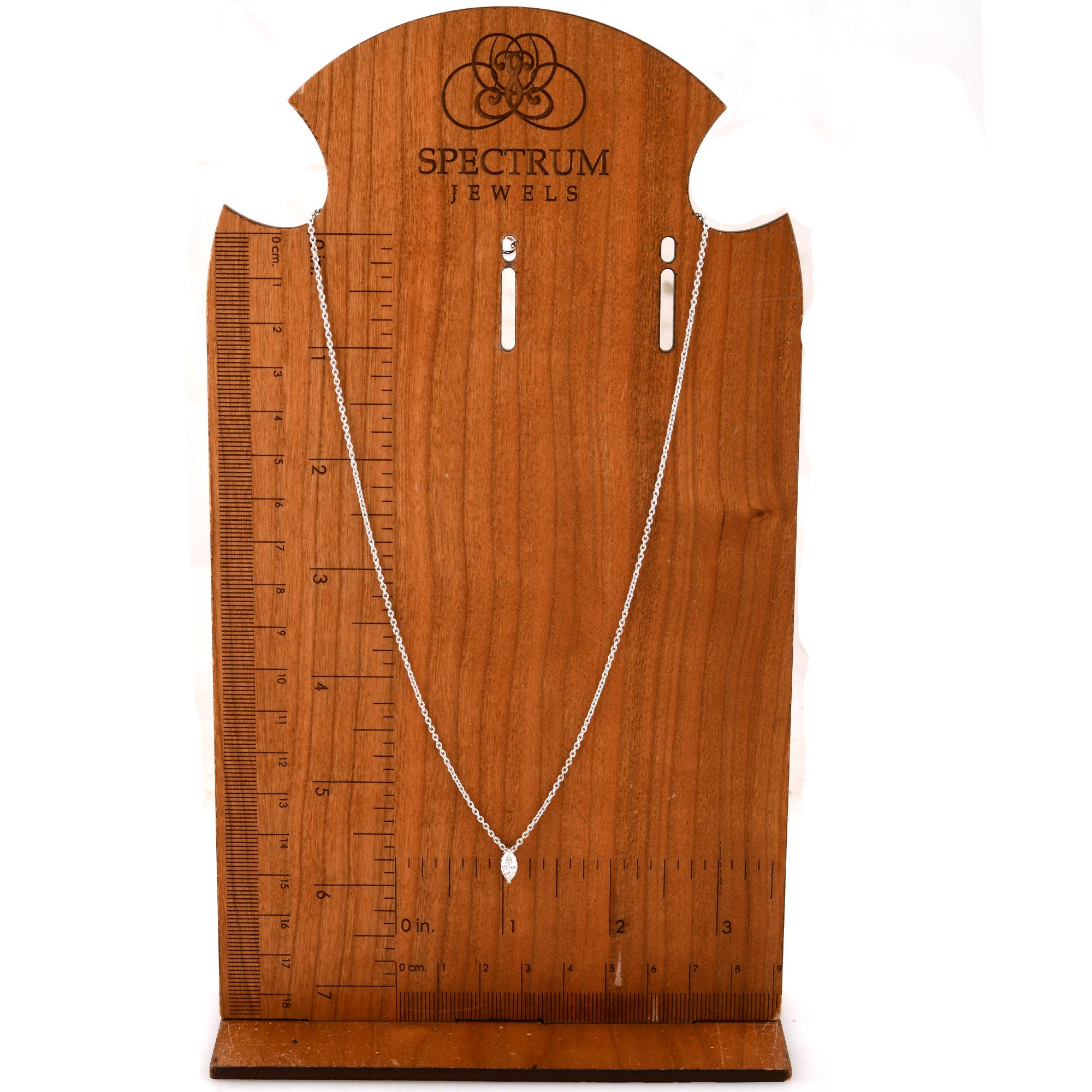 Real 0,4 Karat SI Klarheit HI Farbe Marquise Diamant-Halskette 18 Karat Weißgold (Marquiseschliff) im Angebot