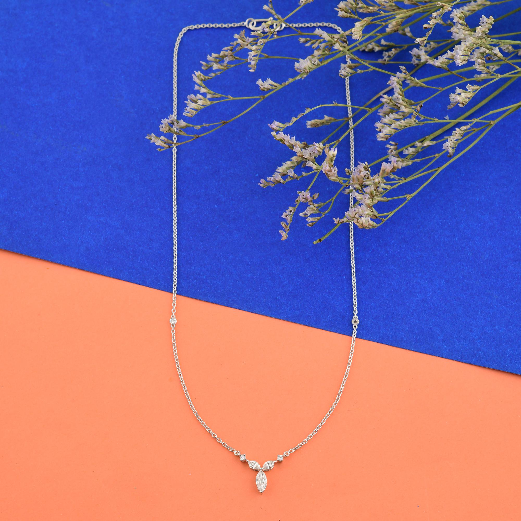 Taglio marquise Collana in oro bianco 18 carati con diamante reale da 0,58 carati SI/H a forma rotonda e marquise in vendita